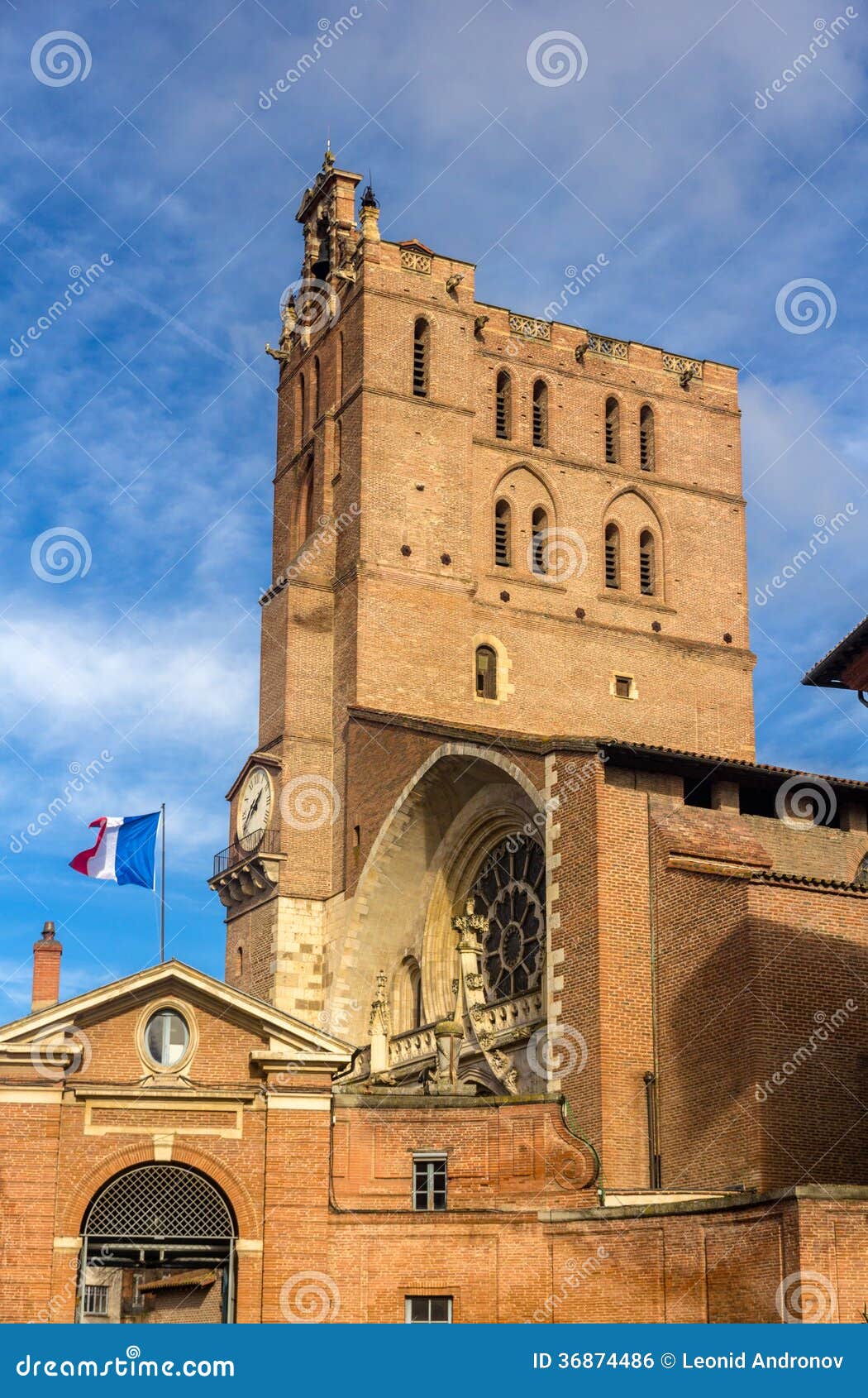 【携程攻略】图卢兹圣塞尔南大教堂景点,图卢兹非常值得去的大教堂，里面有很多遗迹！非常壮观！就是不知道怎…