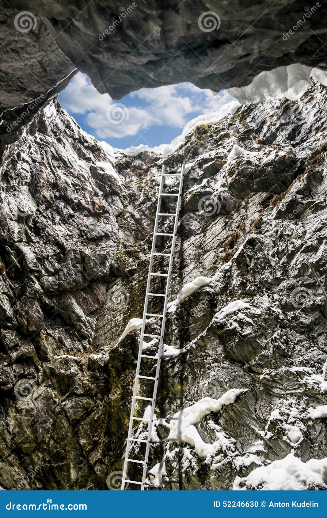 山梨 要害山から深草観音へ登山 スリル満点の梯子が面白い！ | 魅せる登山と温泉記録