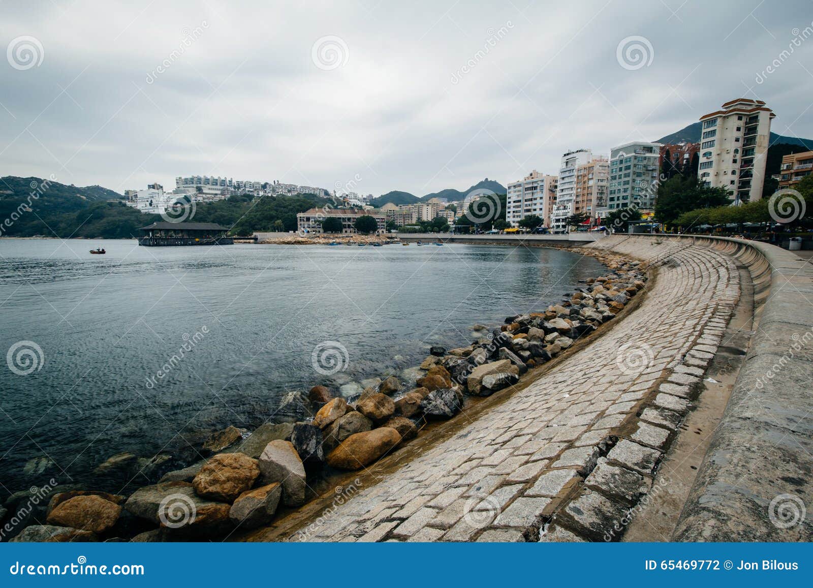 在斯坦利的岩石海岸，港岛的，香港