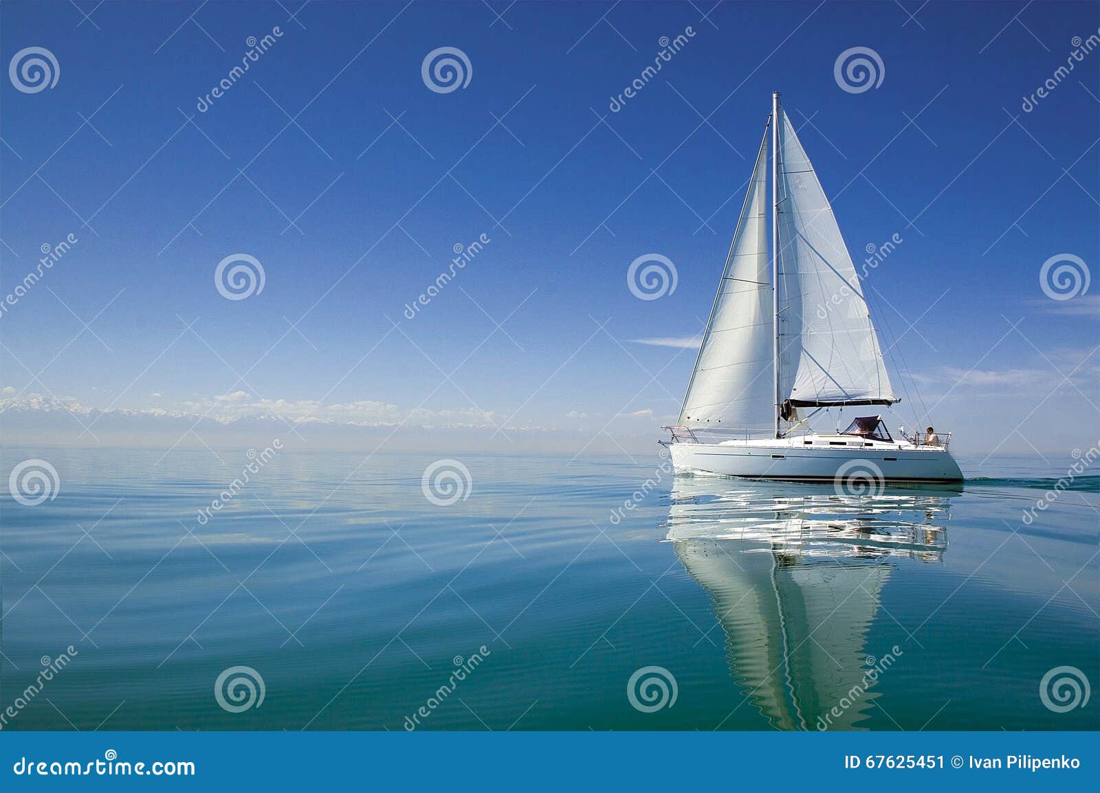 水中行驶的小船46038_轮船_交通类_图库壁纸_68Design