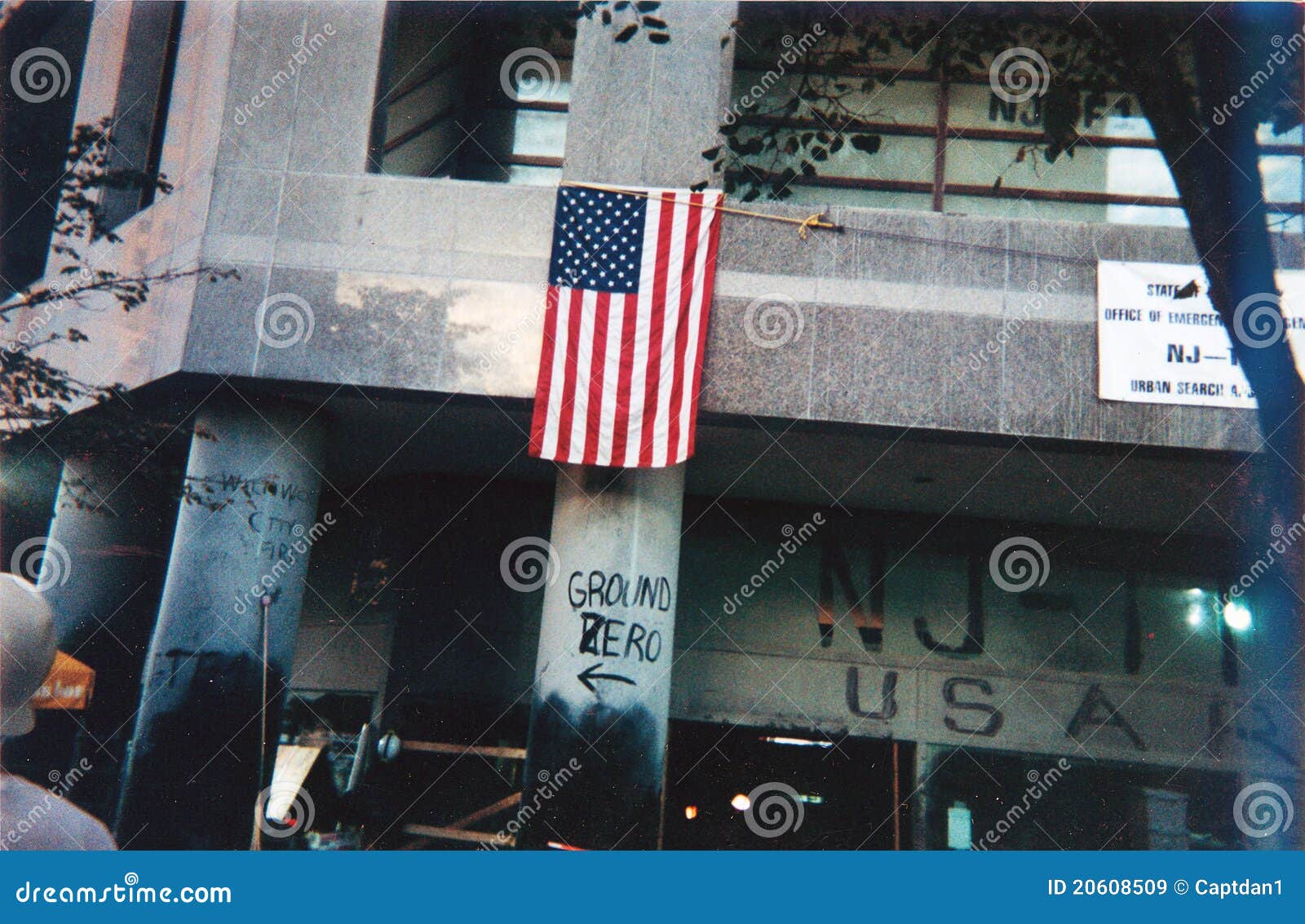 地面恢复抢救零. 11 13 2001次攻击集中照片恢复抢救9月被采取的商业工作世界