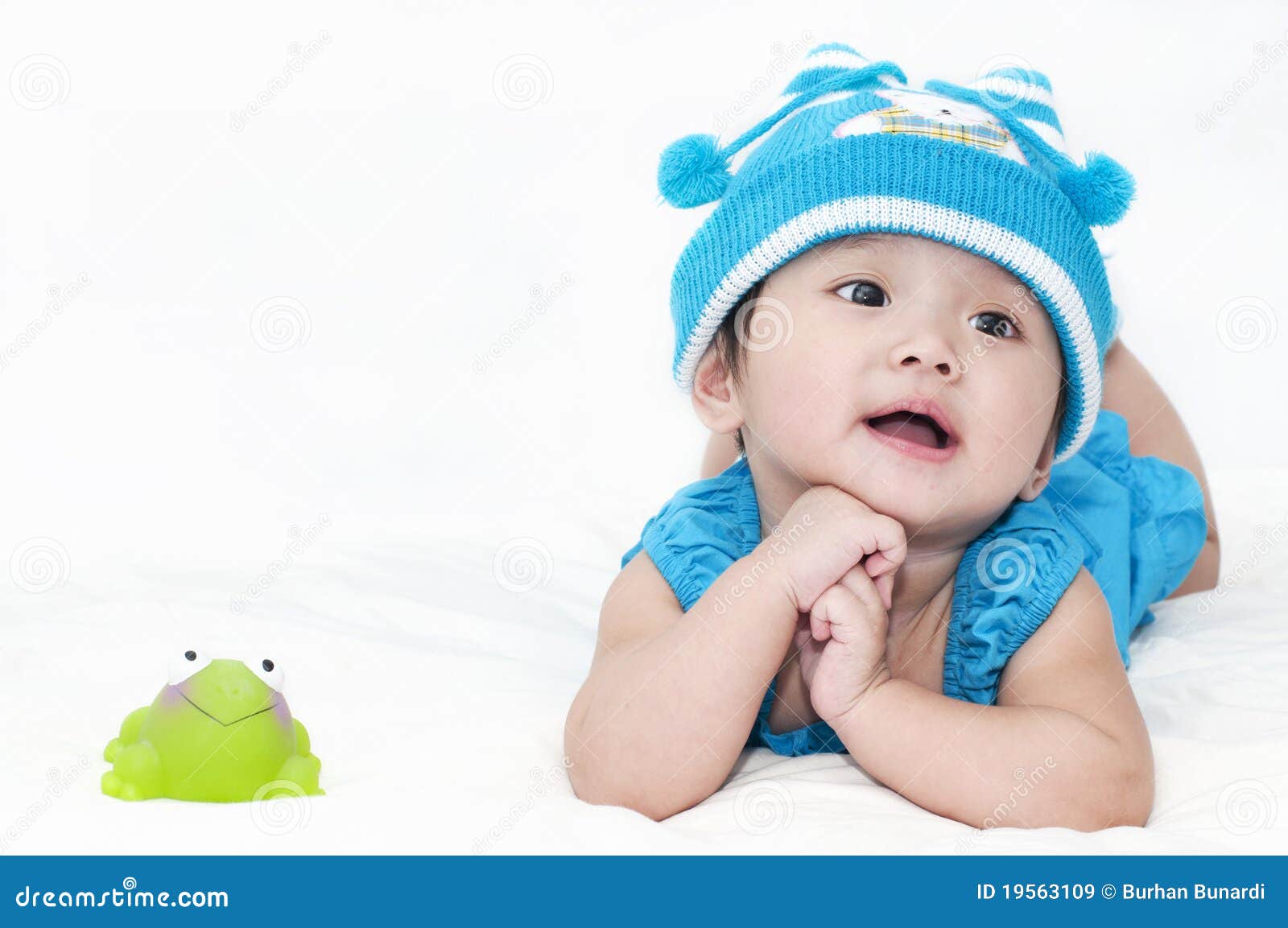 可爱的女婴-蓝牛仔影像-中国原创广告影像素材