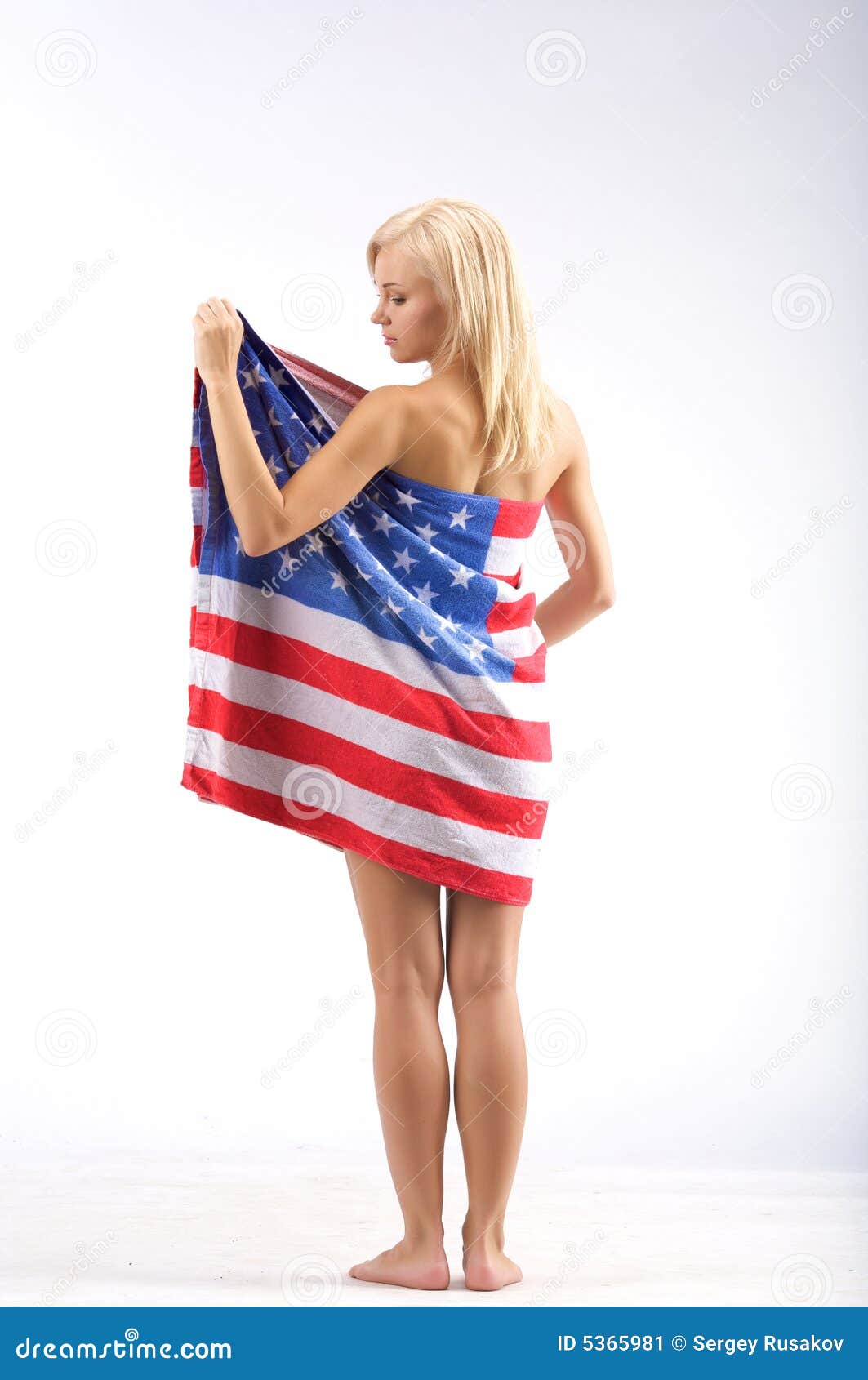 美国国旗前的女生图片素材-编号26402588-图行天下