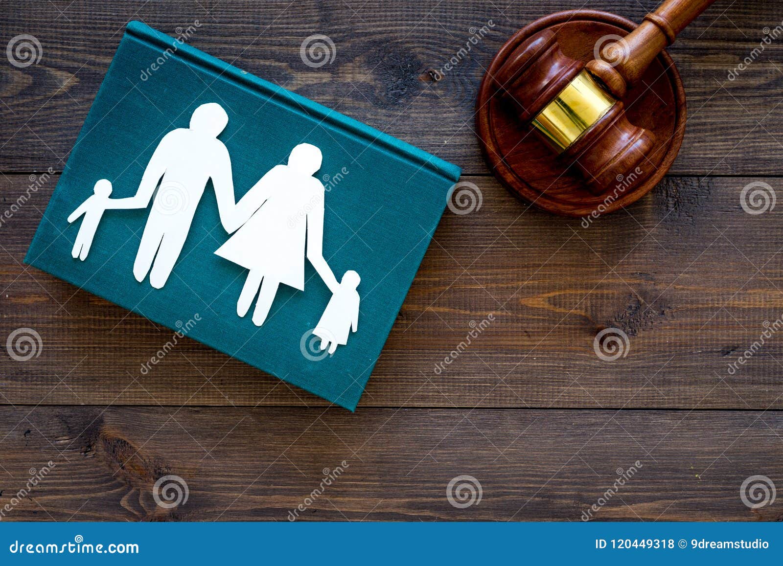 合作法律或合作实践、离婚或者家法 库存照片. 图片 包括有 惊堂木, 现场, 财务, 系列, 采用的, 诉讼 - 109727166