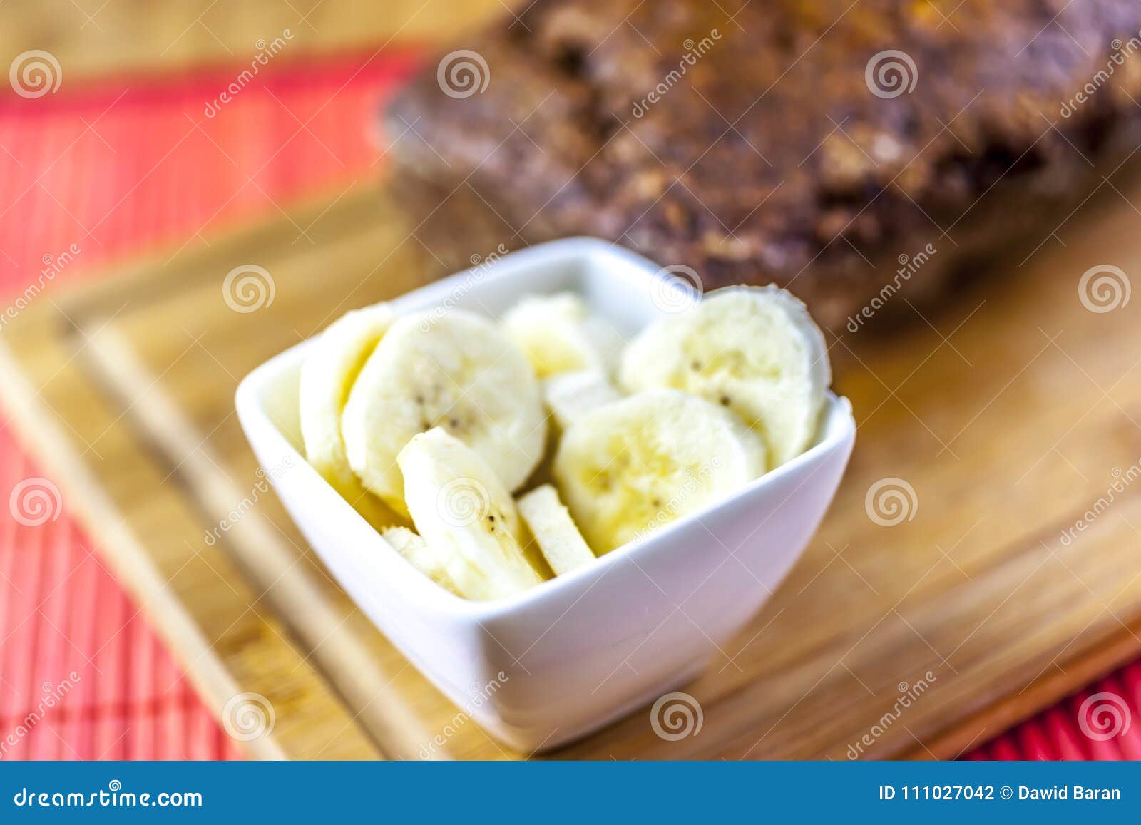 自创香蕉果仁面包 库存照片. 图片 包括有 食物, 新鲜, 自创, 蛋糕, 谷物, 切片, 健康, 制动手 - 38489566