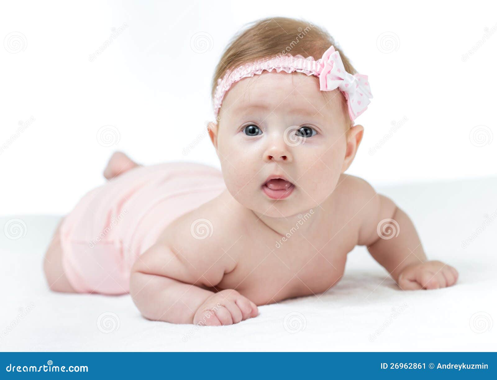四个月的婴儿（4个月宝宝发育指标是什么）-幼儿百科-魔术铺