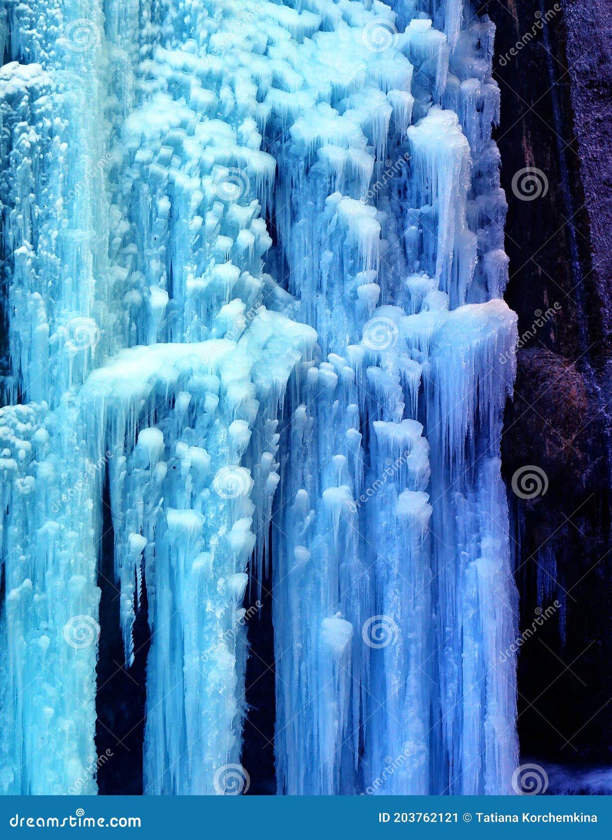 这些壮观的冰冻瀑布距离多伦多只有一小时的路程 - 金宝搏bet188手机网址,188宝金博官网打不开