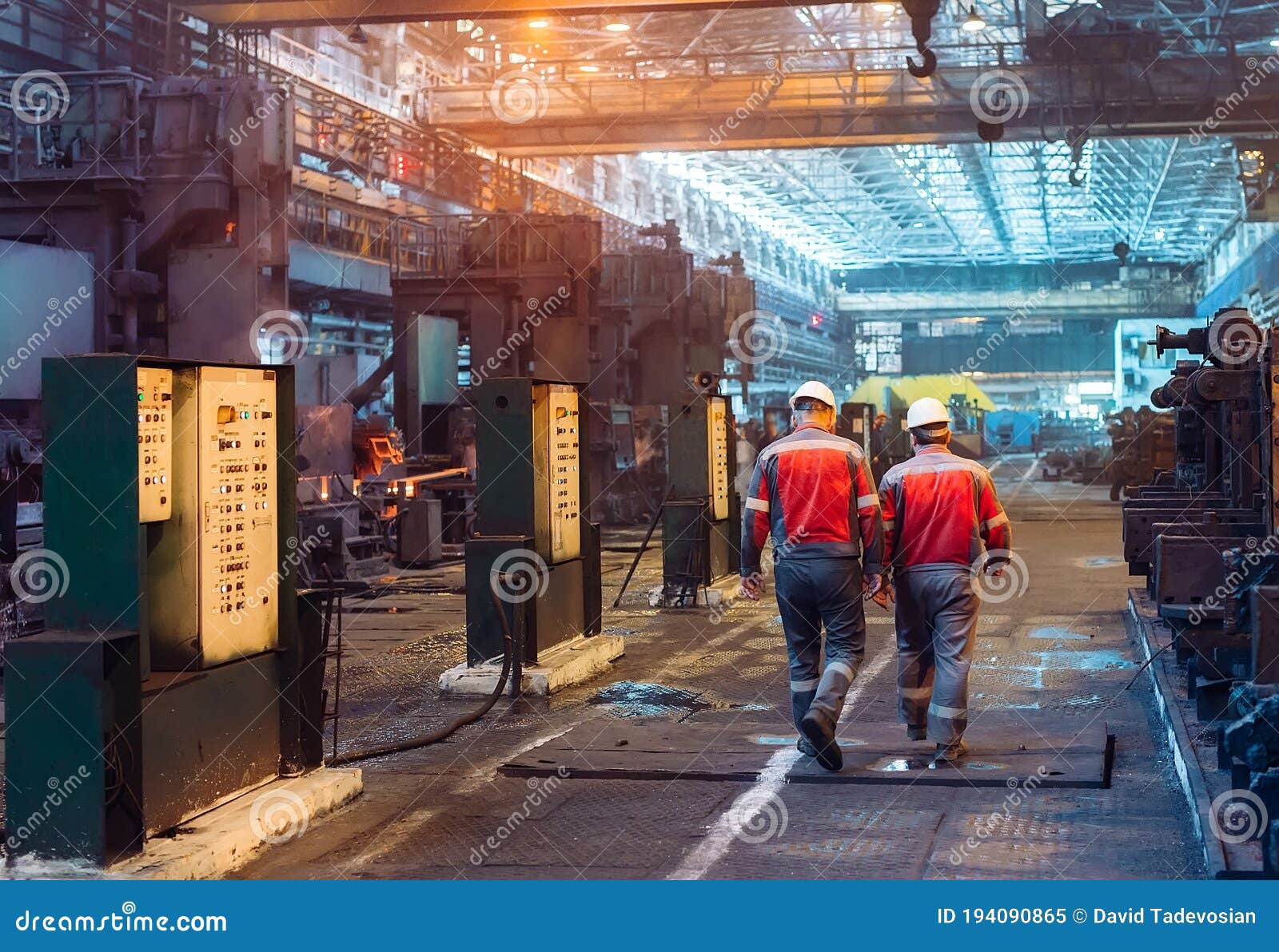 钢铁工人素材-钢铁工人图片-钢铁工人素材图片下载-觅知网