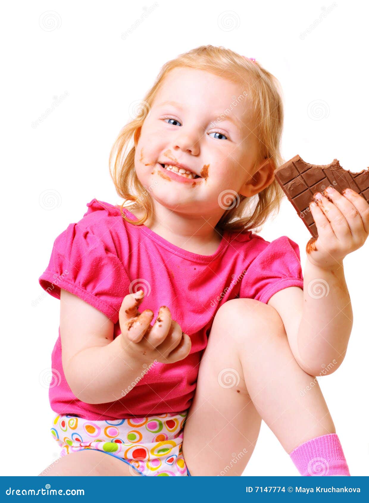 吃巧克力的美丽和可爱的女孩 库存图片. 图片 包括有 表面, 满意度, 苹果, 高兴, 享用, 诱惑, 头发 - 56563085