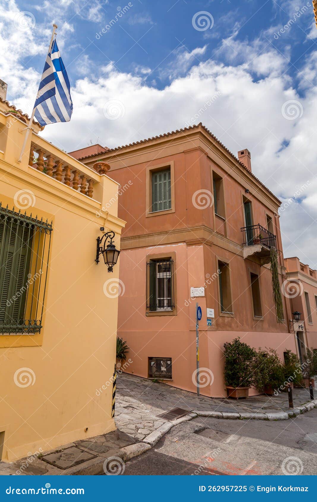 希腊普拉卡区街道上的典型建筑 编辑类照片. 图片 包括有 经典, 希腊语, 门面, 庄园, 有历史, 城市 - 262957201