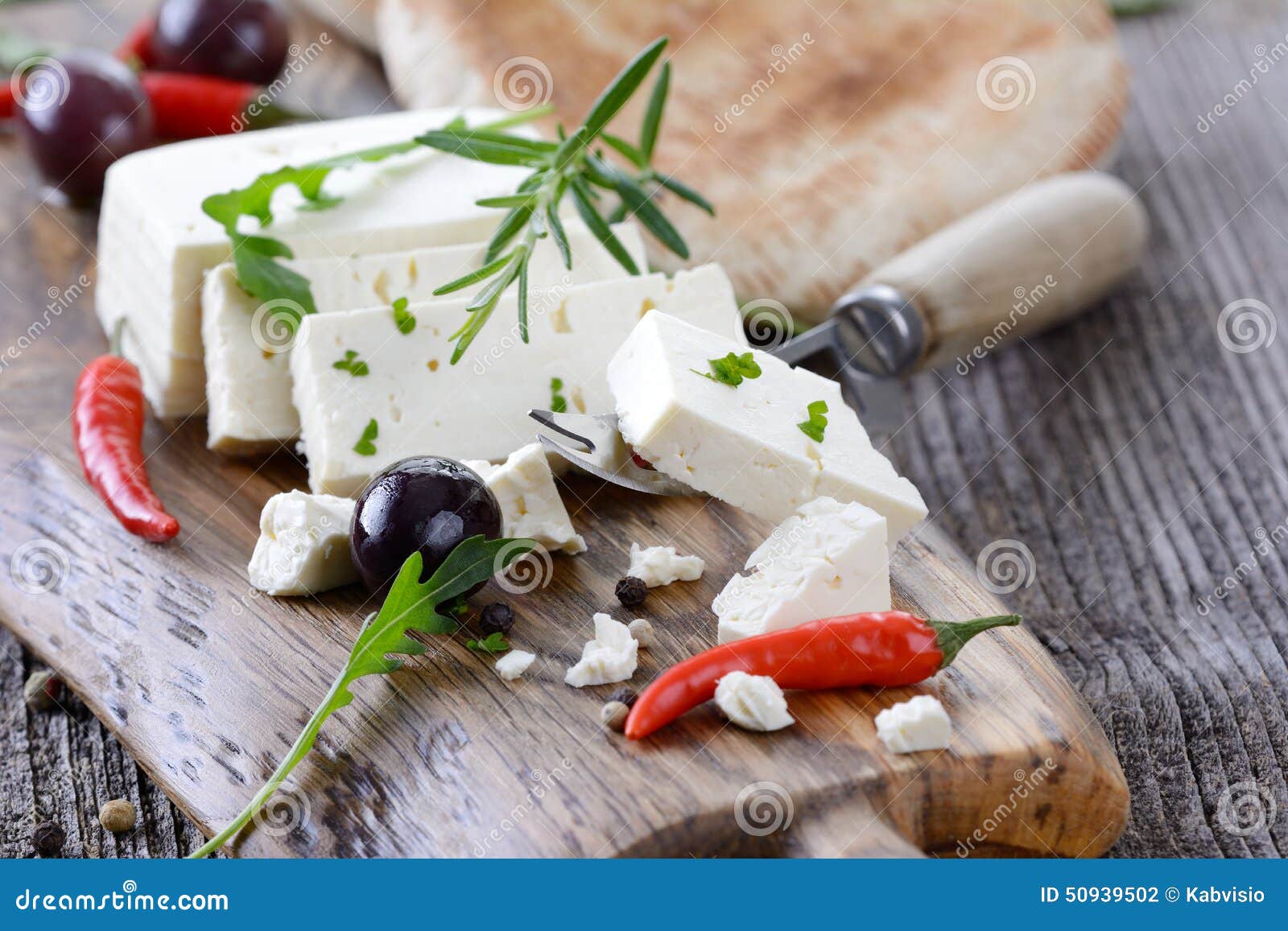 新鲜的cutted希腊白软干酪的部分 库存照片. 图片 包括有 希脂乳, 牛奶店, 没人, 山羊, 烹调 - 64594044