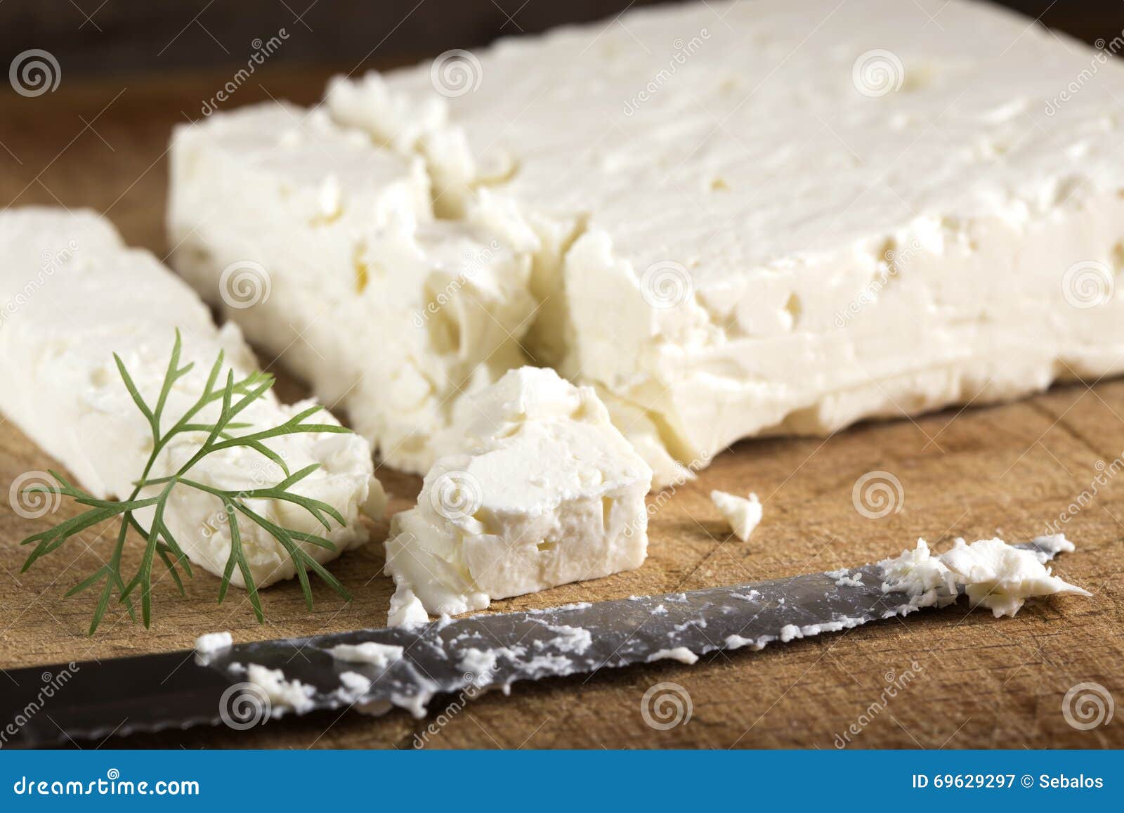 新鲜的希腊白软干酪 库存图片. 图片 包括有 凝乳, 部分, 顶上, 背包, 法国, 顶层, 男低音, 干酪 - 78677245