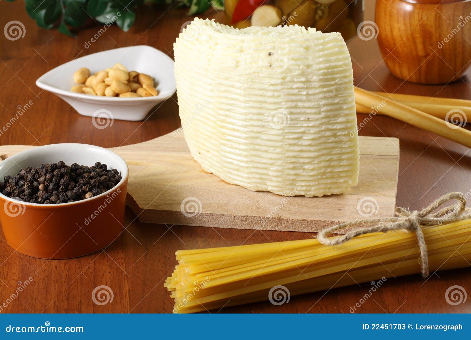 新鲜的希腊白软干酪立方体 库存照片. 图片 包括有 食物, 牛奶, 山羊, 成份, 厨房, 干酪, 求立方 - 33661084