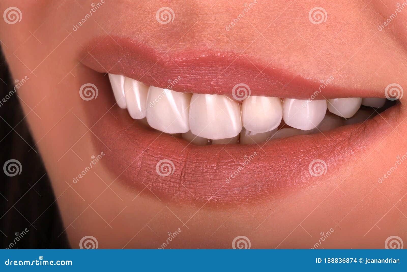 美女牙齿图片大全-美女牙齿高清图片下载-觅知网