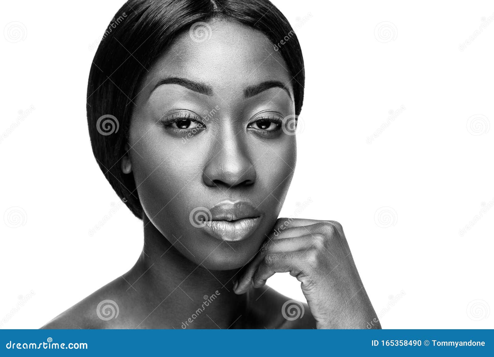居家的黑人美女图片素材-编号26414548-图行天下