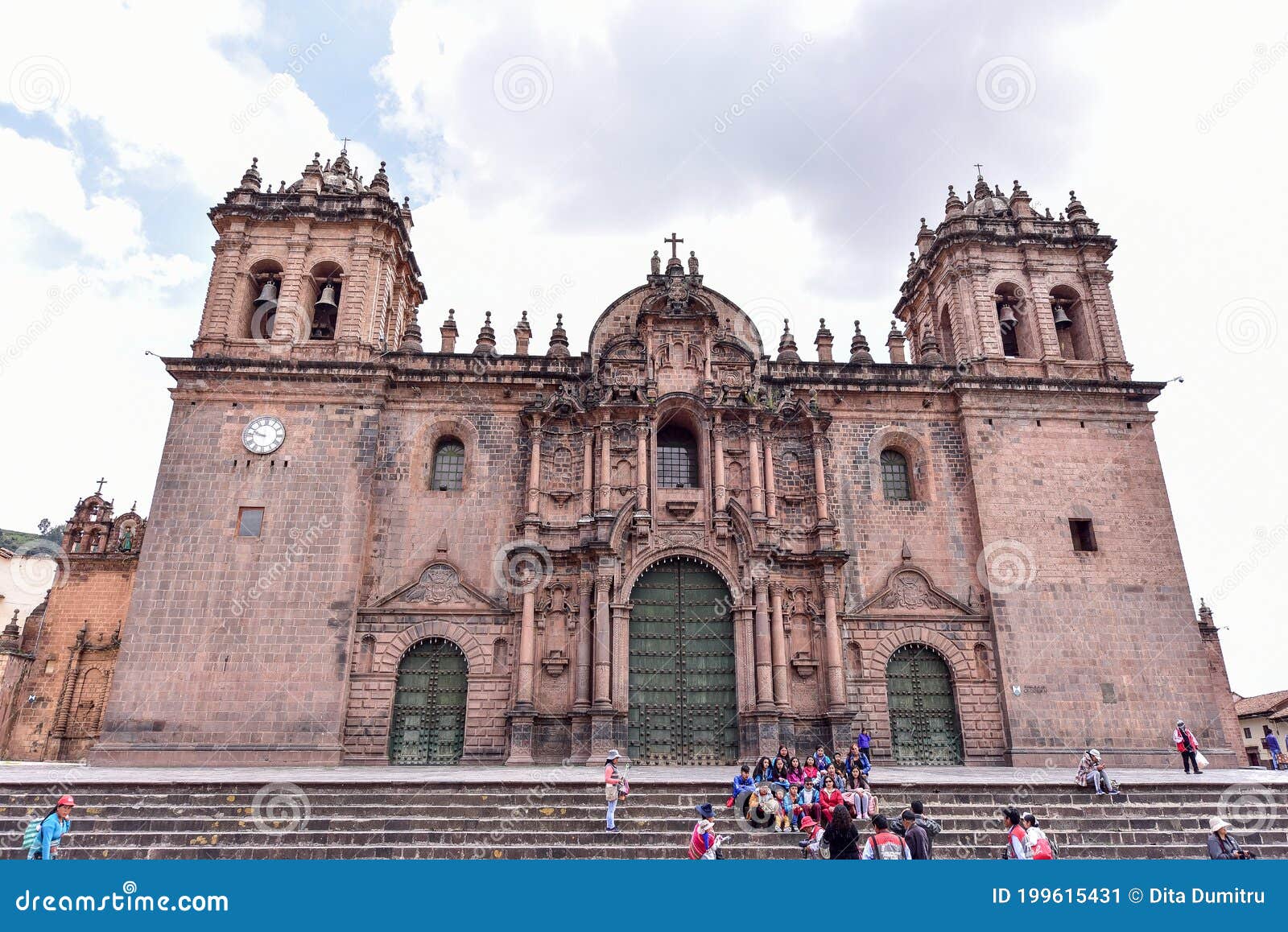 阿亚库乔大教堂的全景在秘鲁 库存照片. 图片 包括有 城市, 宗教, 山脉, 亚马逊, 公园, 晒裂, 地标 - 152857074