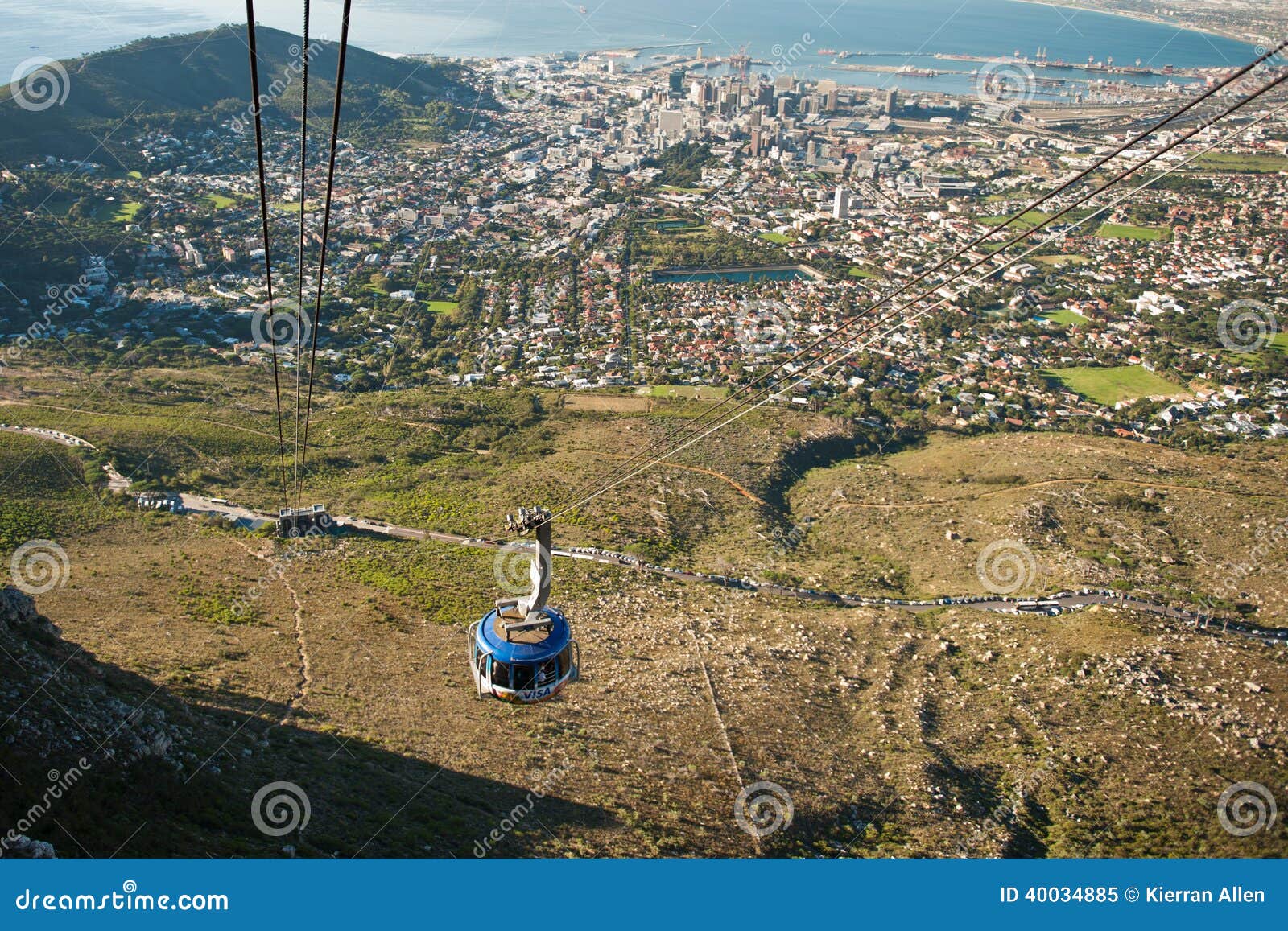 开普敦缆道南非. 做它的桌山的缆车方式在南非。