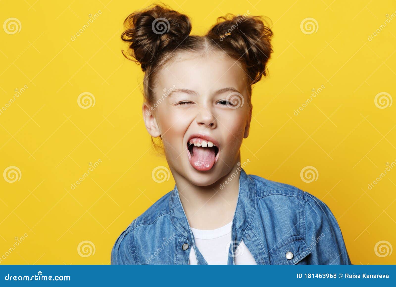 Girl Open Mouth To Check Teeth Picture And HD Photos | Free Download On Lovepik