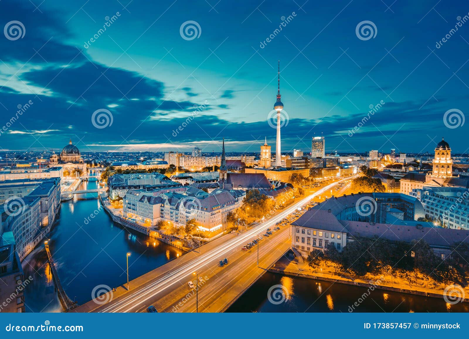 德国莱茵河上的日落桥梁和杜塞尔多夫市景 库存照片. 图片 包括有 五颜六色, 船舶, 都市风景, 德国 - 175141550