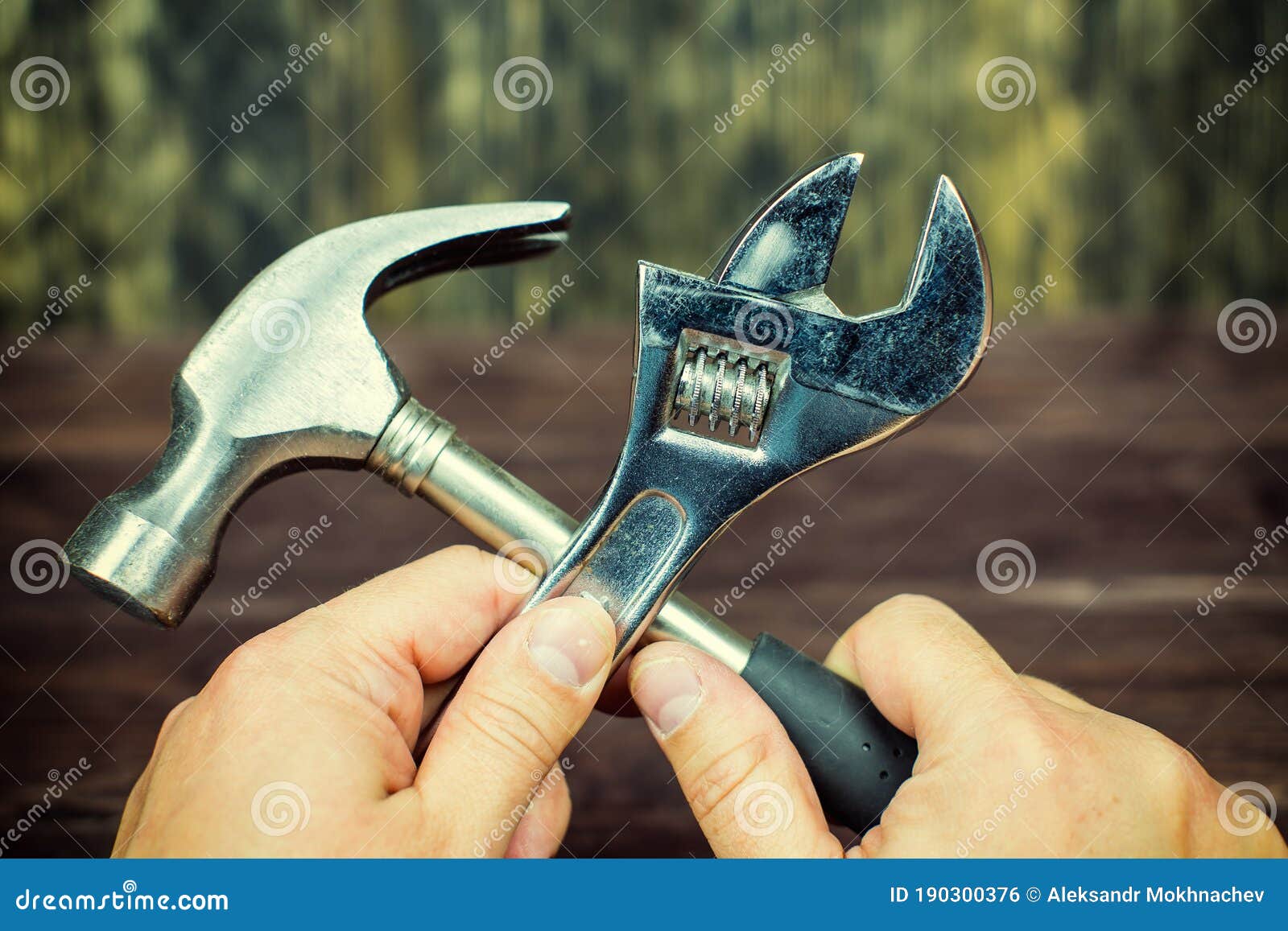 五金工具锤子 批发锻打钢八角锤 家用木柄八角铁锤 方头榔头-阿里巴巴