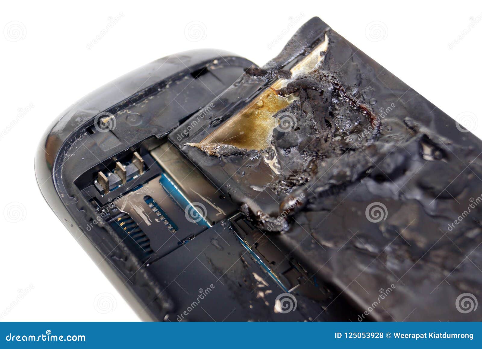One more iPhone battery explodes at Apple store - Technology - Business ...