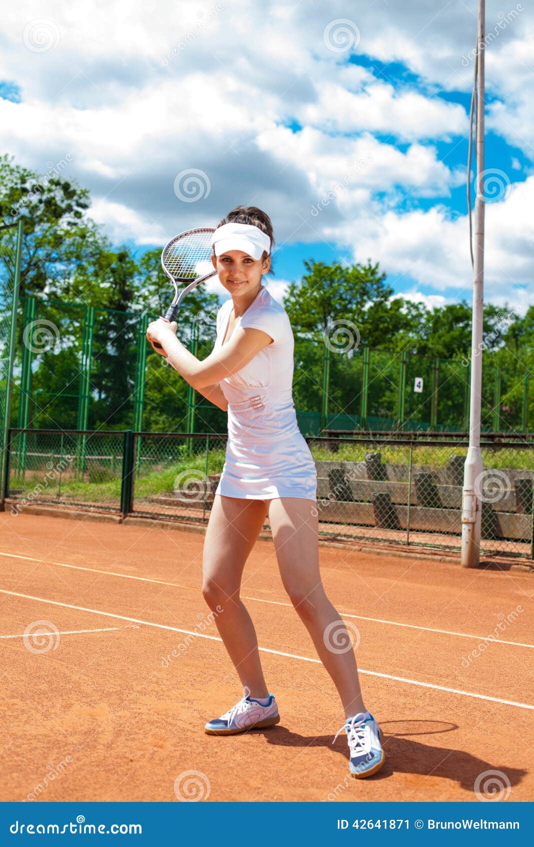 打网球的美女图片素材-编号27005253-图行天下