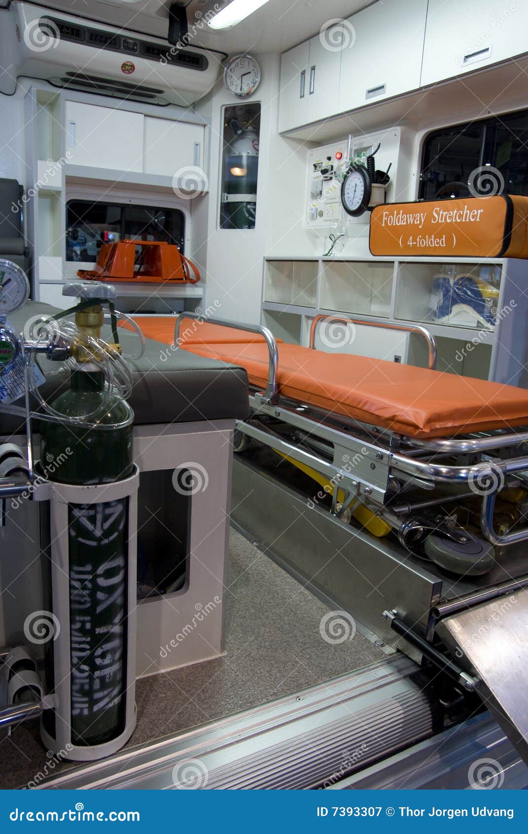 救护车的内部 HDR版本 编辑类库存照片. 图片 包括有 痛苦, 医务人员, 直升机, 适应, 护士, 被照顾的 - 73866108