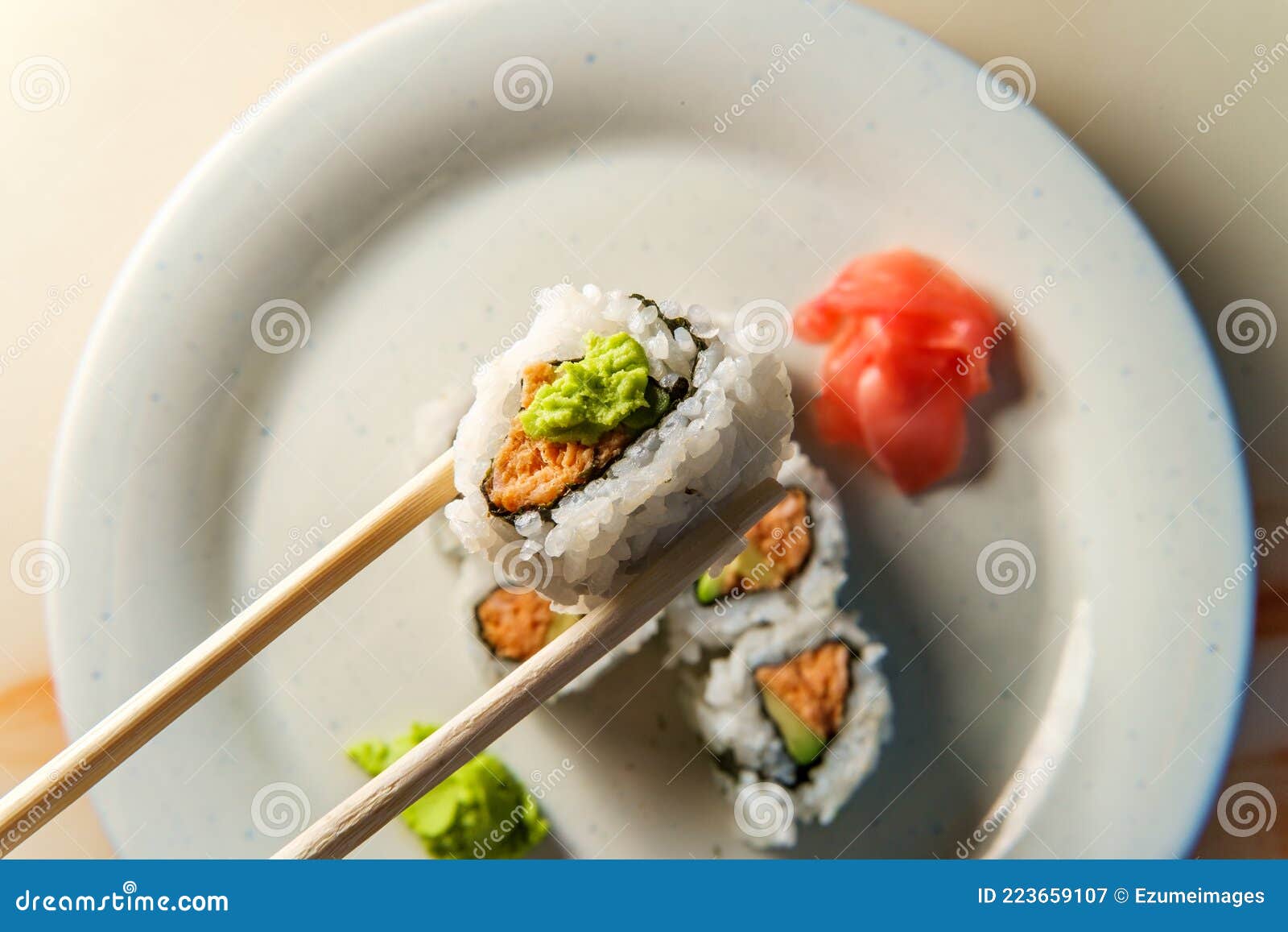 金枪鱼面包寿司卷怎么做_金枪鱼面包寿司卷的做法_大润小厨_豆果美食