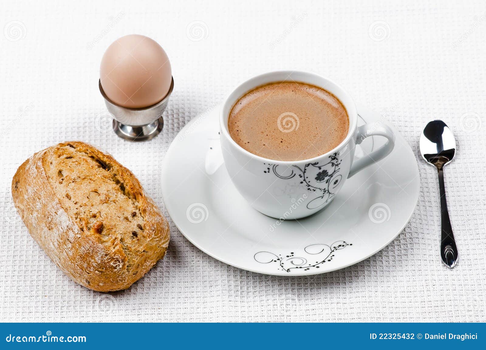 桌面上的一杯咖啡与牛角面包早餐图片 - 免费可商用图片 - cc0.cn