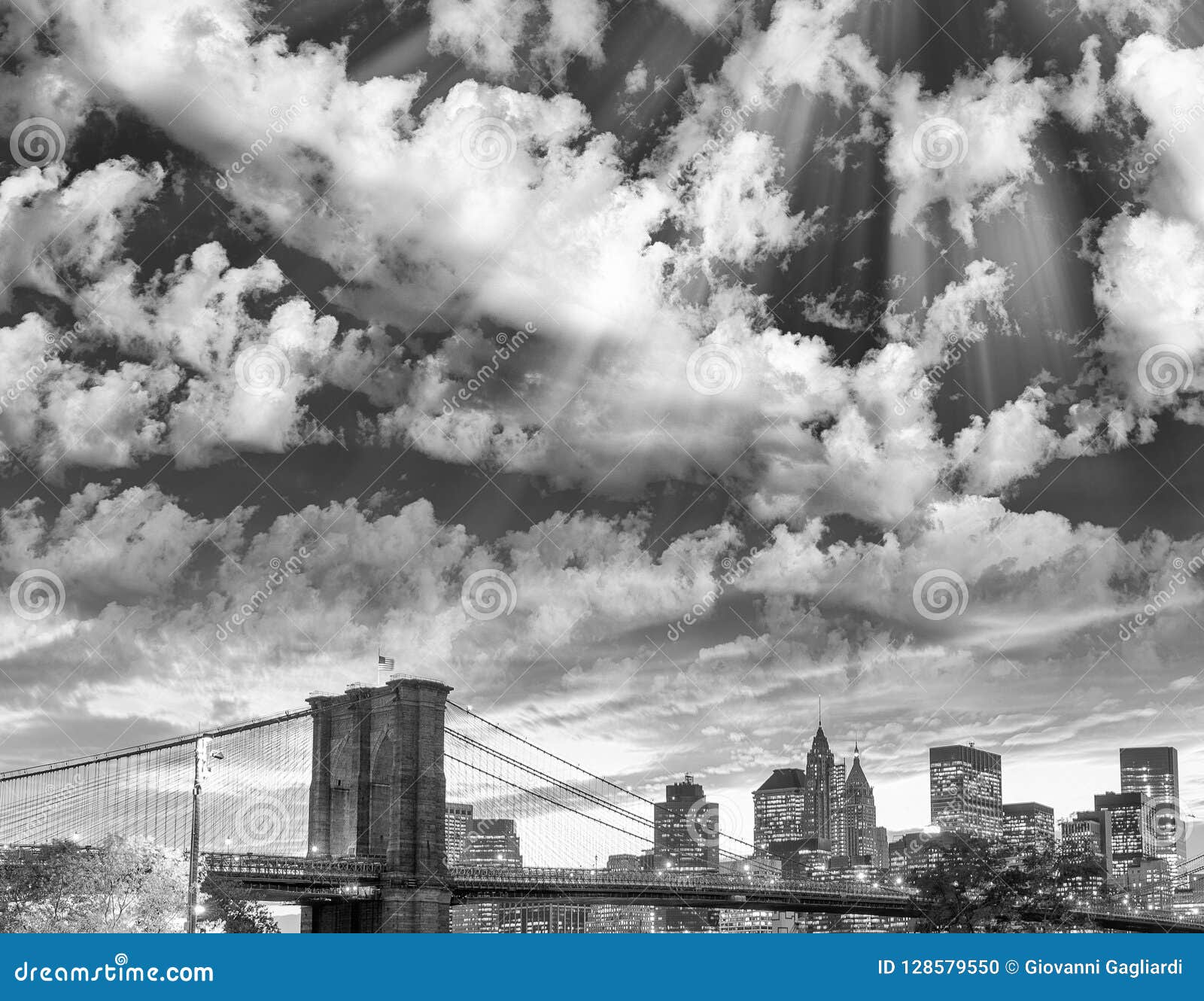 摩天大楼黑白看法中间地区的纽约 库存照片. 图片 包括有 状态, 摩天大楼, 经典, 街市, 旅游业, 布琼布拉 - 60730890
