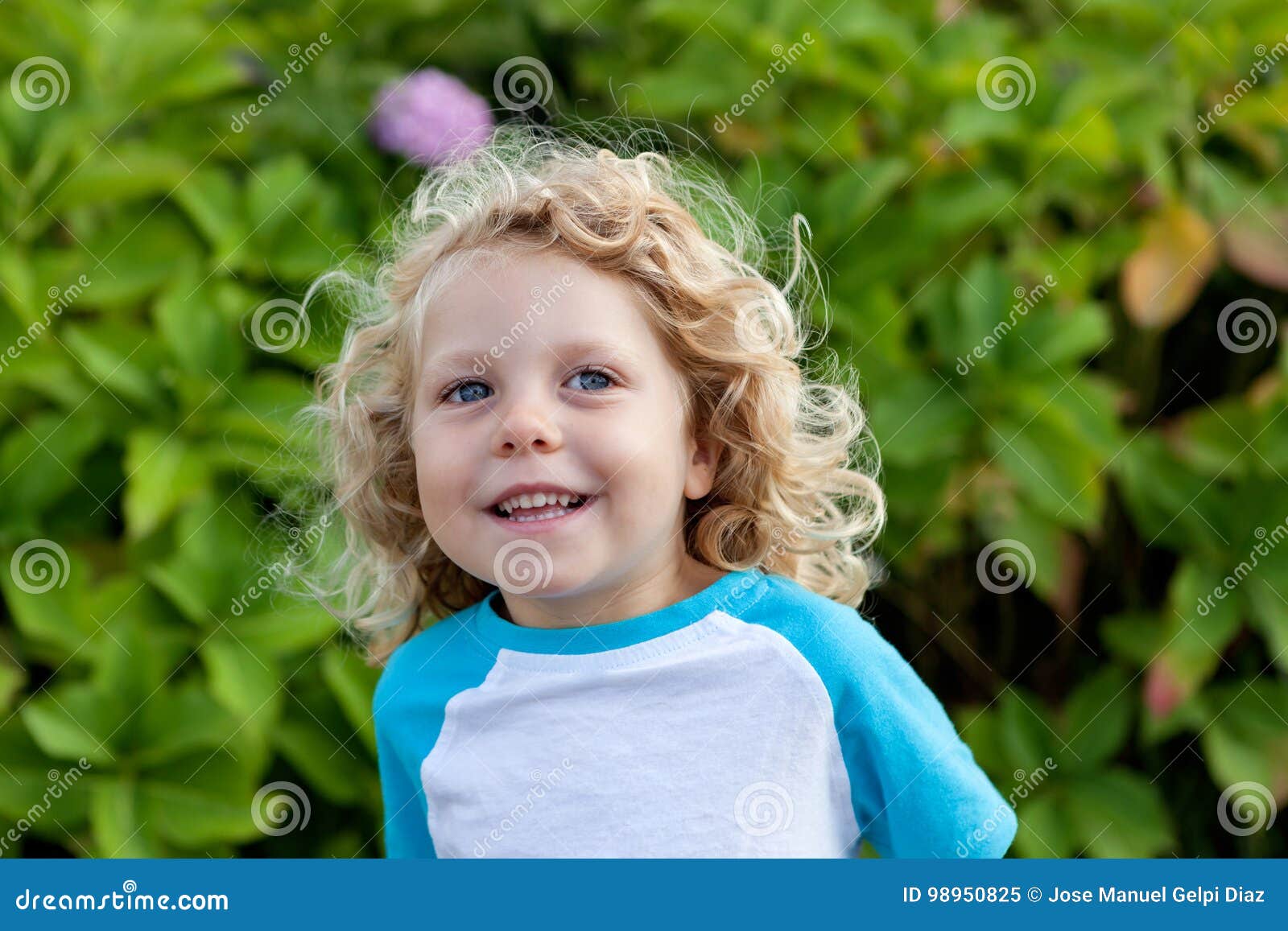 有长的头发的美丽的小孩 库存图片. 图片 包括有 关心, 白种人, 长期, 希望, 有吸引力的, 特写镜头 - 45767461