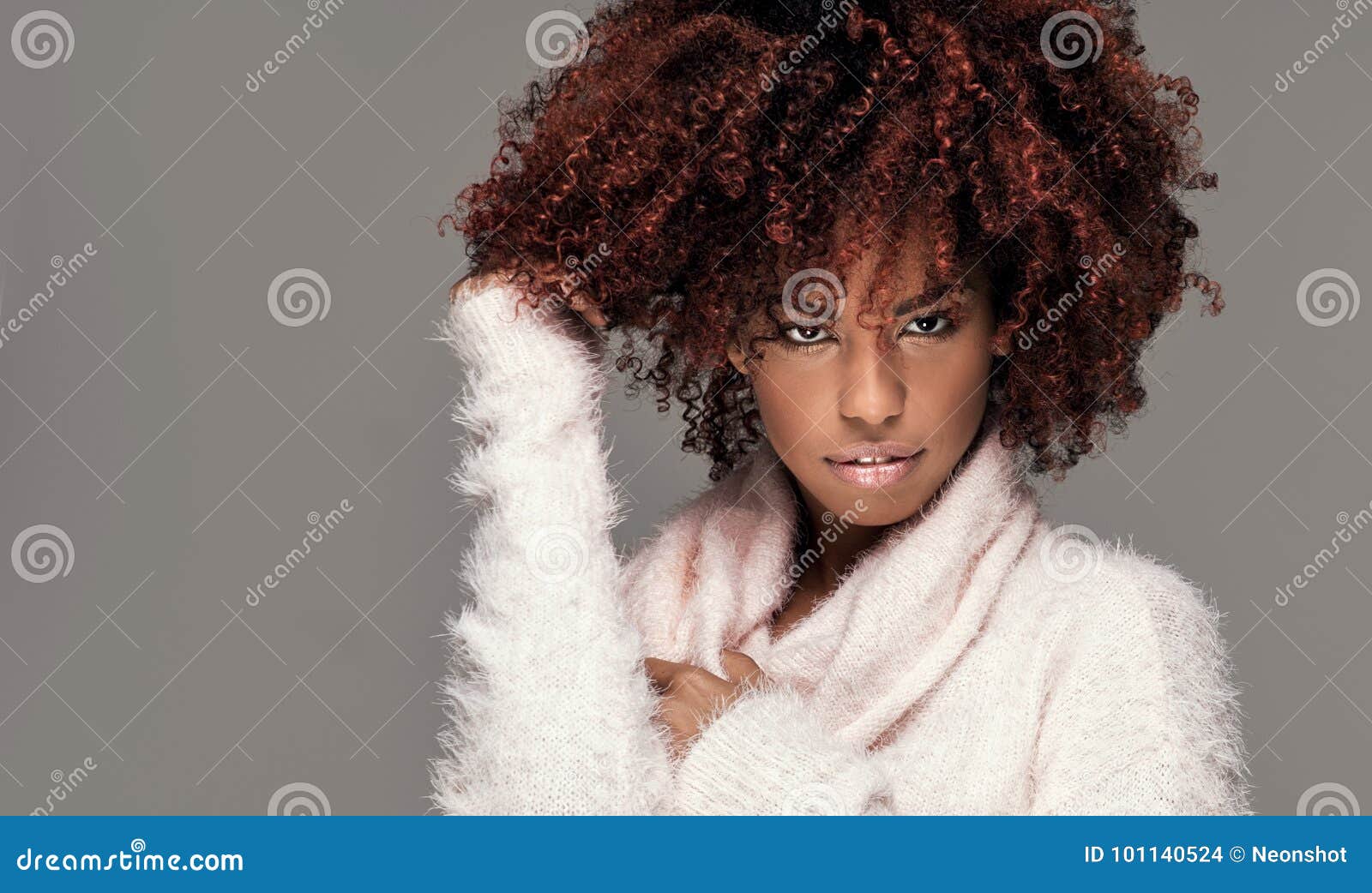 摄影师 Luke Nugent 为非洲裔美国人设计了奢华的发型|发型|奢华|摄影师_新浪新闻