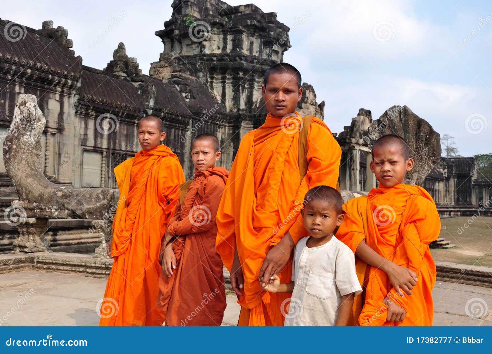 柬埔寨修士. Angkor柬埔寨尝试组修士新闻人宗教信仰使用的年轻人