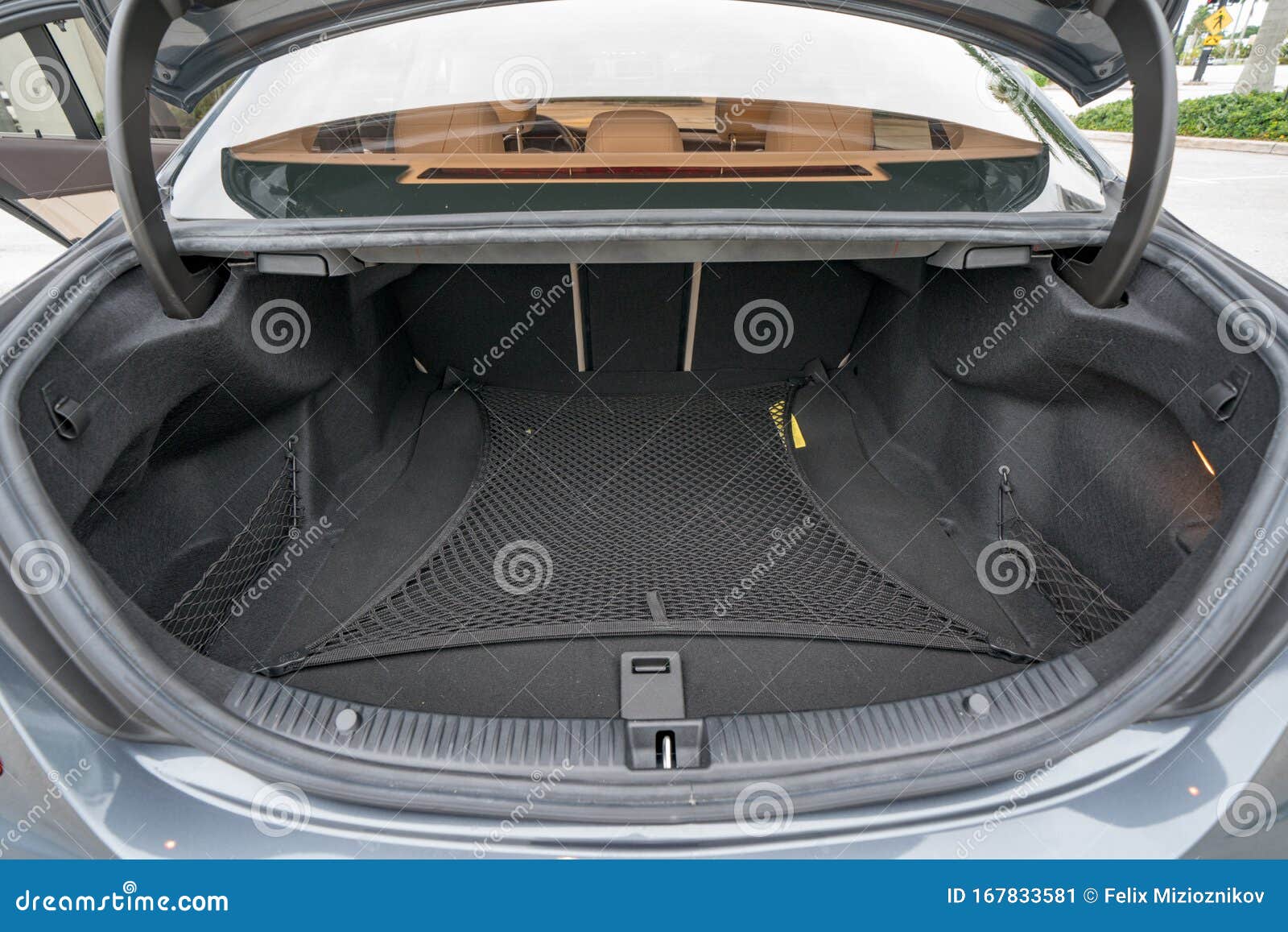 梅赛德斯奔驰C300后备箱敞视图 编辑类照片. 图片 包括有 树干, 照片, 更加恼怒的, 开放, 遗赠 167833581