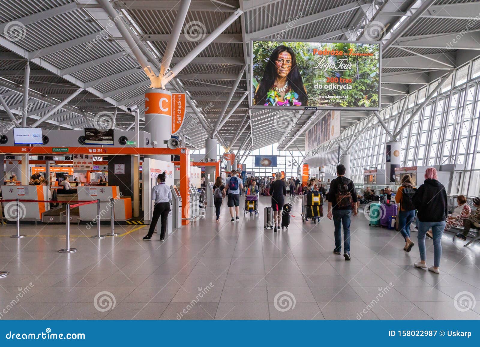 华沙肖邦机场视图 图库摄影片. 图片 包括有 波兰, 如同, 飞行, 华沙, 机场, 阿拉斯加, 肖邦, 超过 - 45643837