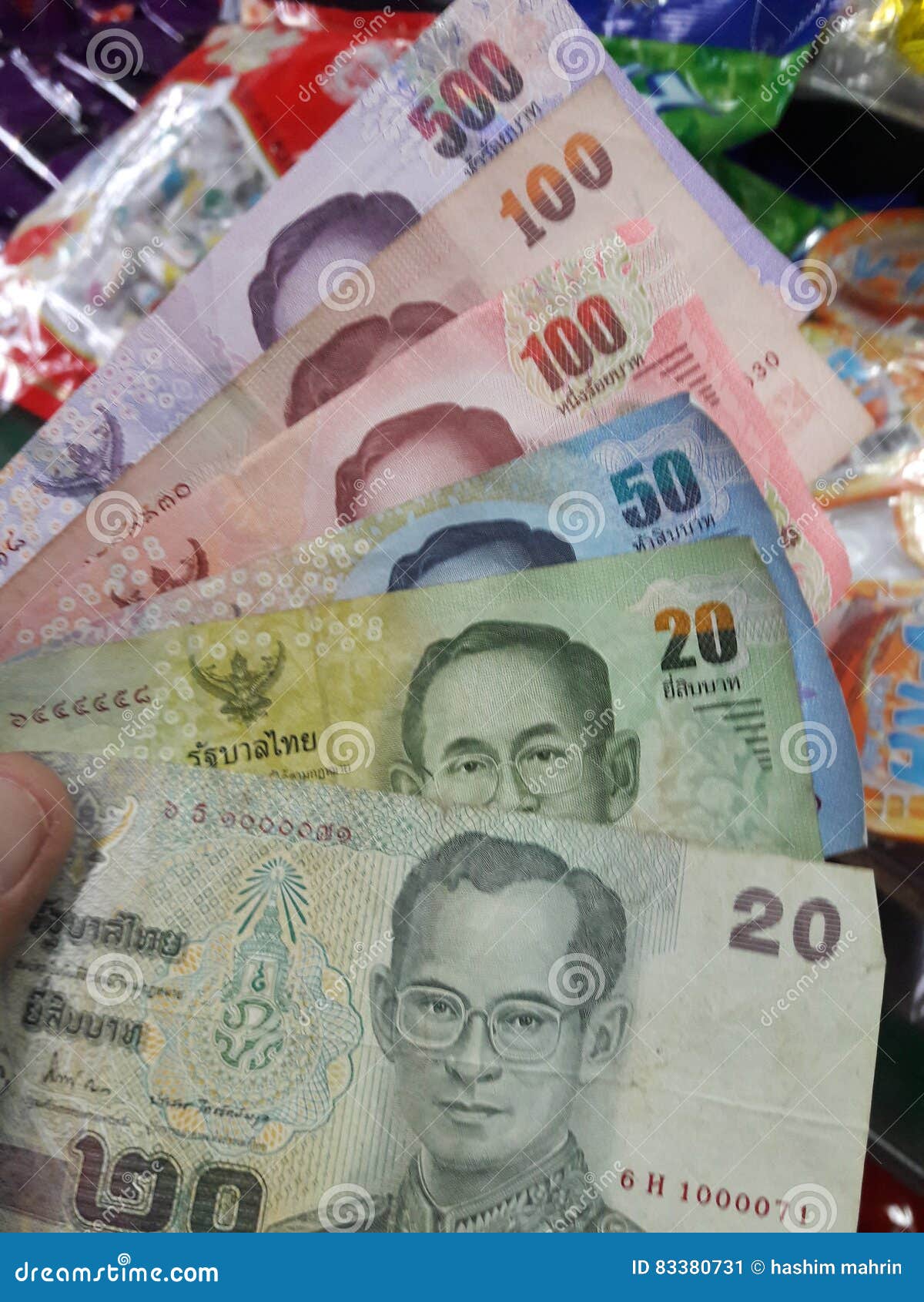 塑膠做的！新版20泰銖鈔票亮相 預計3月開放兌換 - Vision Thai 看見泰國