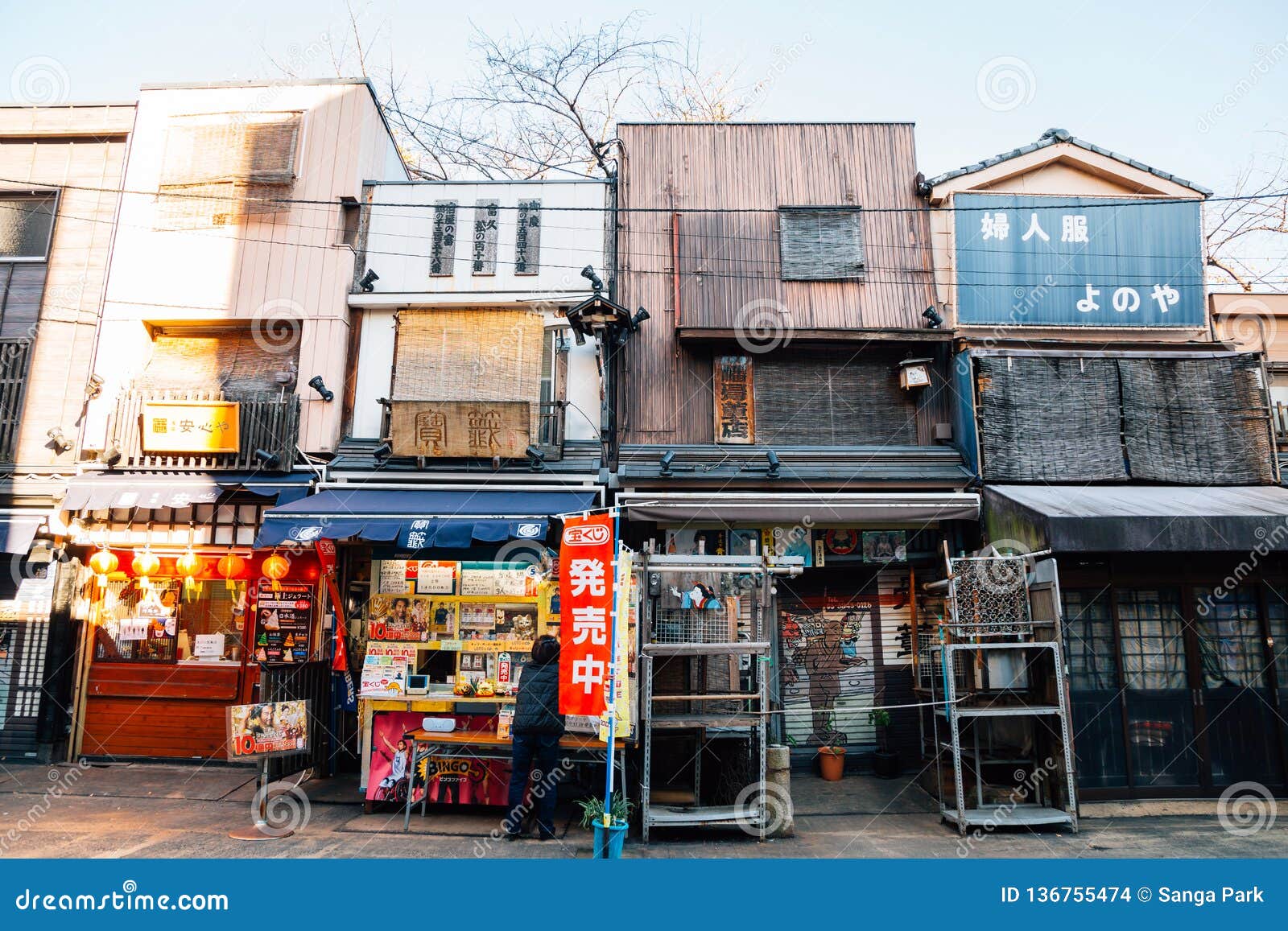日本独有的“商店街”文化，教你如何像当地人一样逛街！_巢鸭