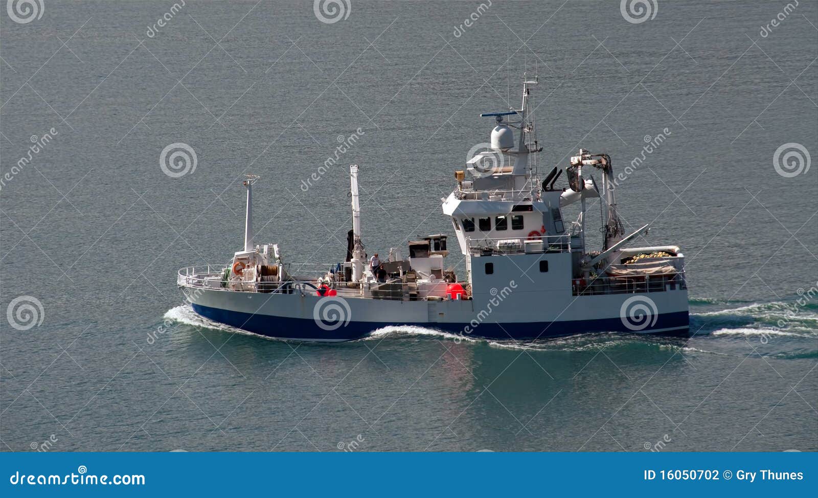 18米小型拖网渔船图片