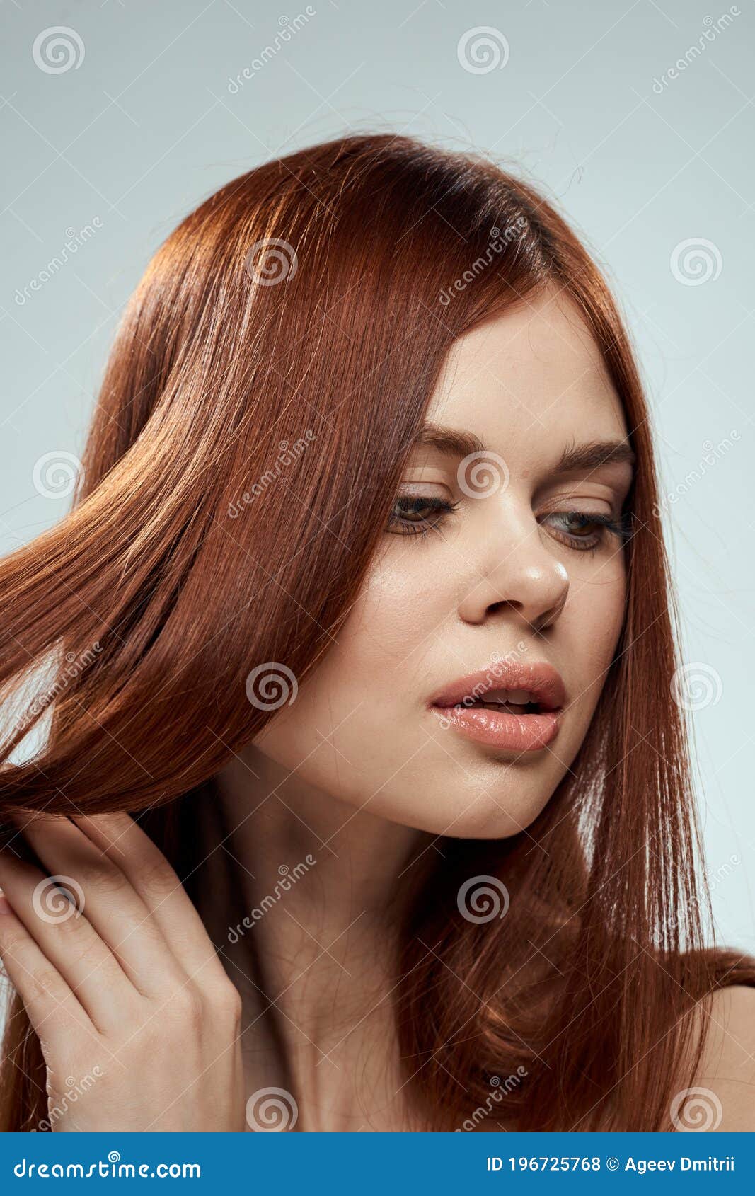 美丽的红发女人-凯伦・吉兰