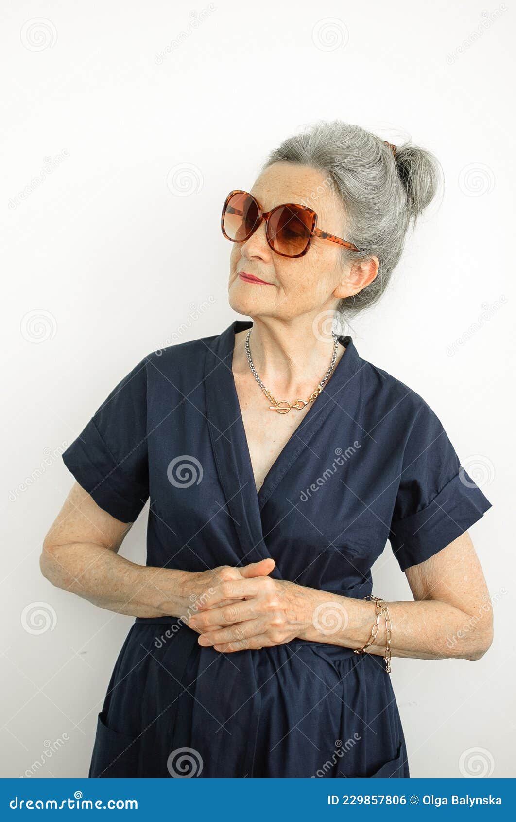 千年古方：80岁老奶奶头发又黑又亮的秘密-江寻千-江寻千-哔哩哔哩视频