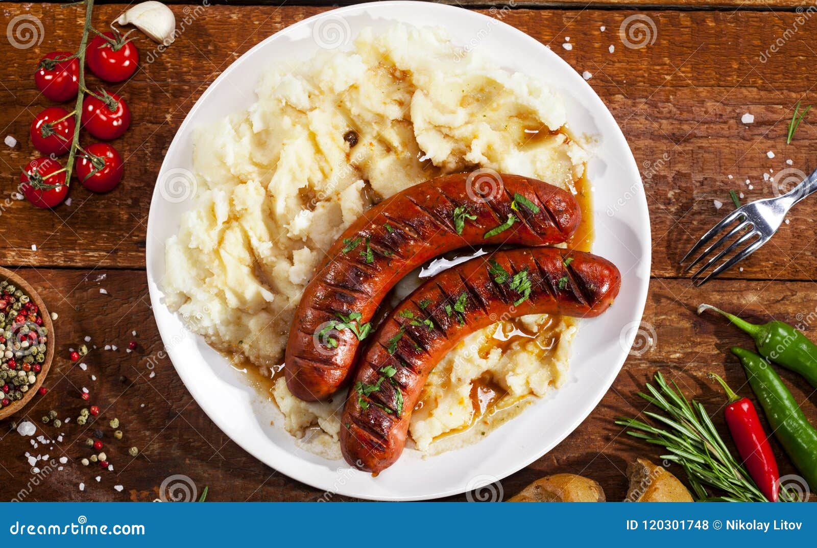 香肠和土豆泥是传统的英式菜谱 库存照片. 图片 包括有 午餐, 星期天, 洋葱, 系列, 烹调, 小汤 - 192481426