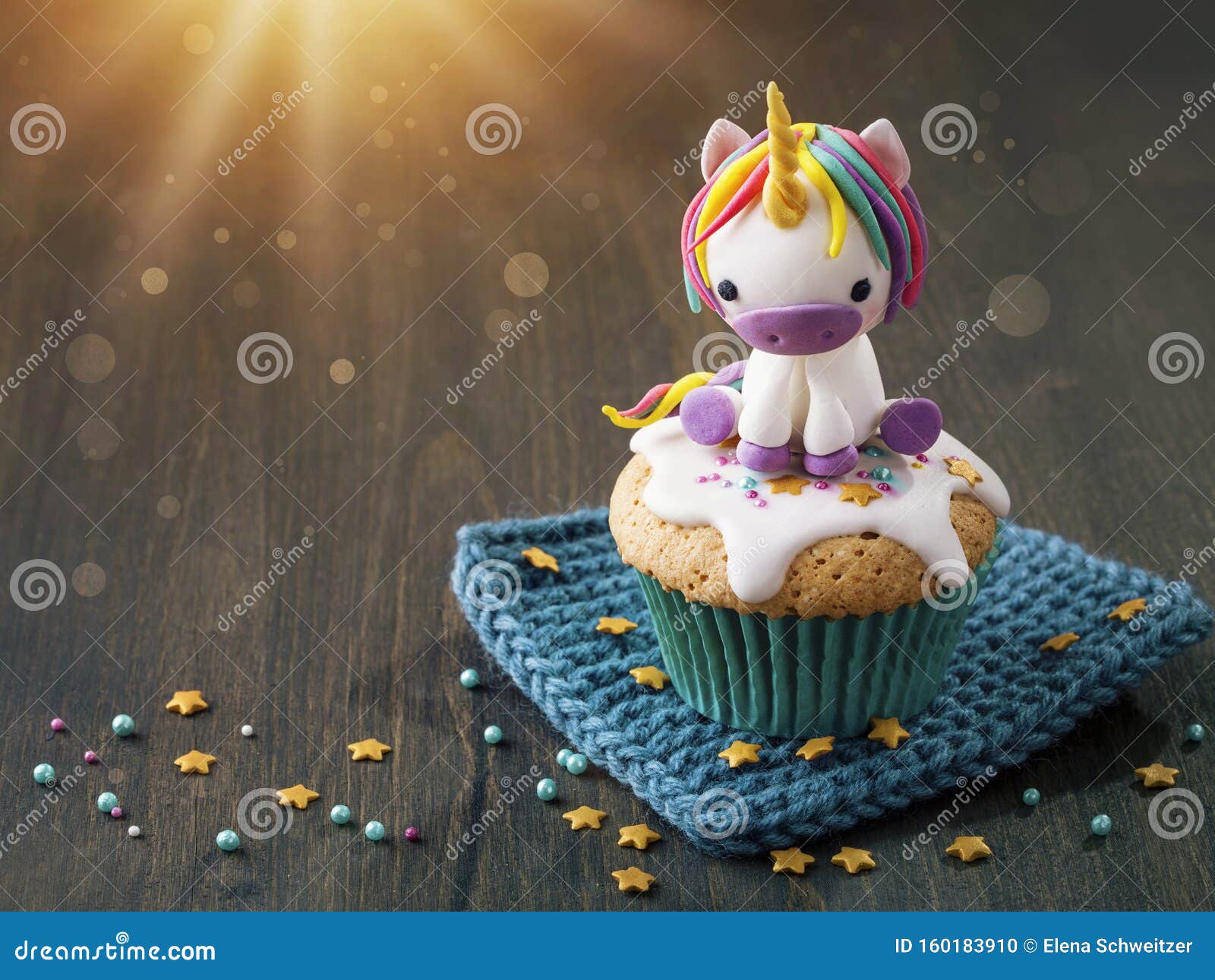 Unicorn themed cake (ball shape) 球形彩虹独角兽蛋糕 - Cube Bakery & Cafe