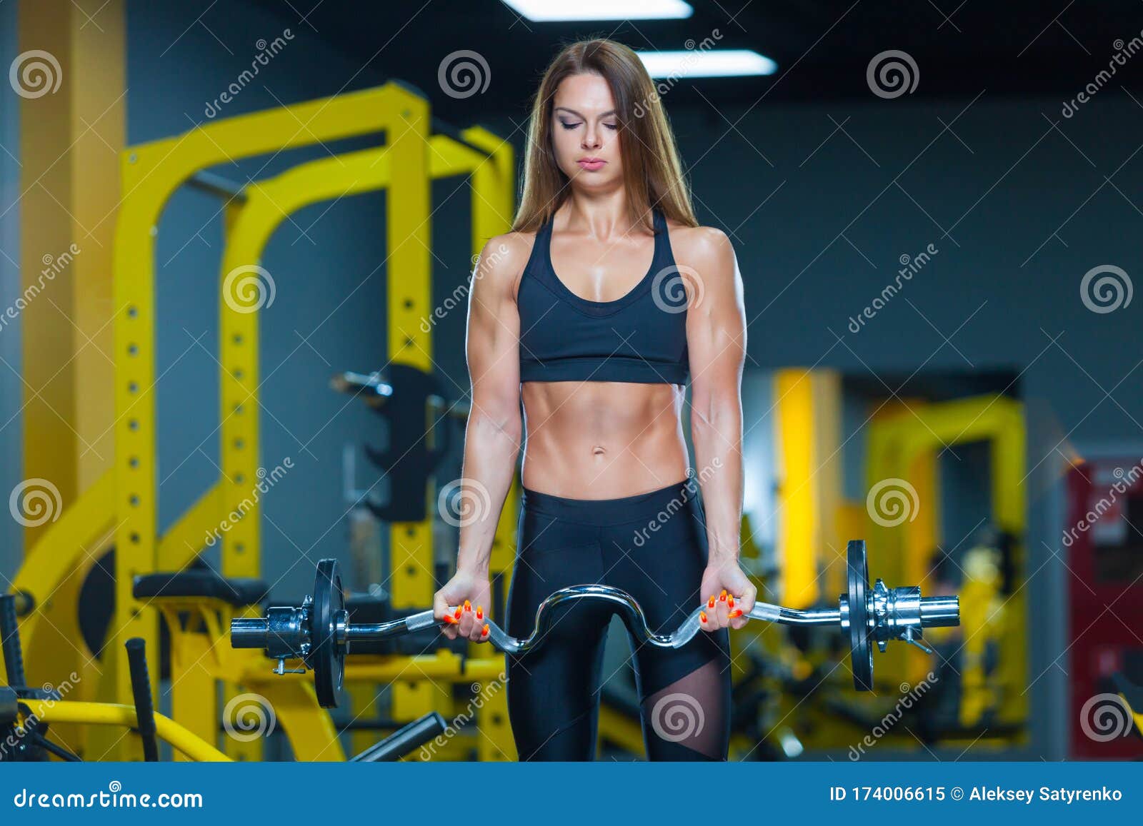 健身房健身人像高清图片下载-正版图片500616326-摄图网