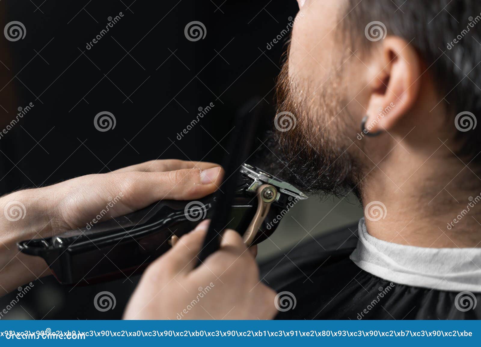 理发店发型男士图片大全-理发店发型男士高清图片下载-觅知网