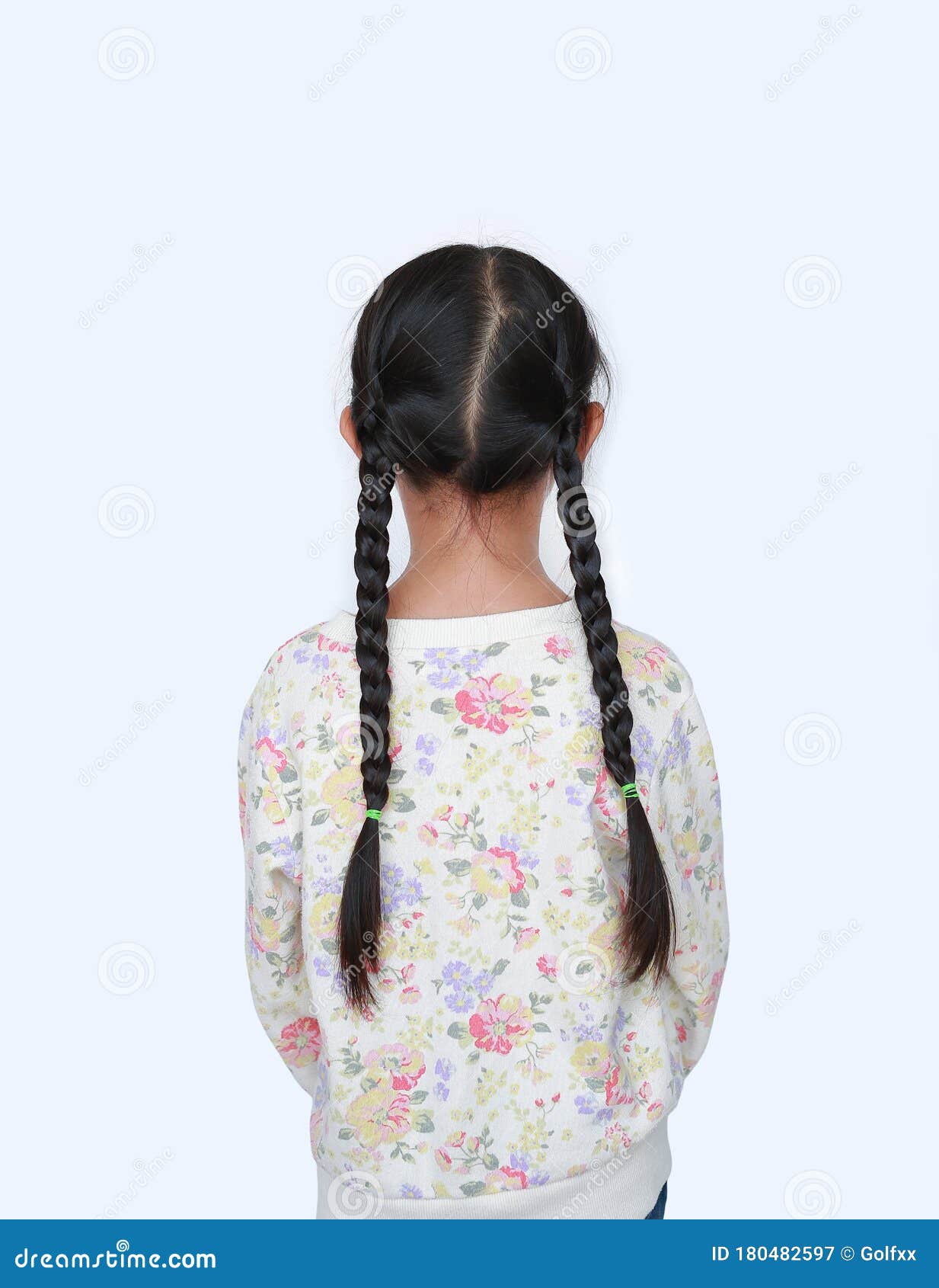 白色背景中长着辫子的可爱亚洲小女孩 双尾辫儿童画像 库存图片. 图片 包括有 聚会所, 表面, 查出, 享受 - 183251421