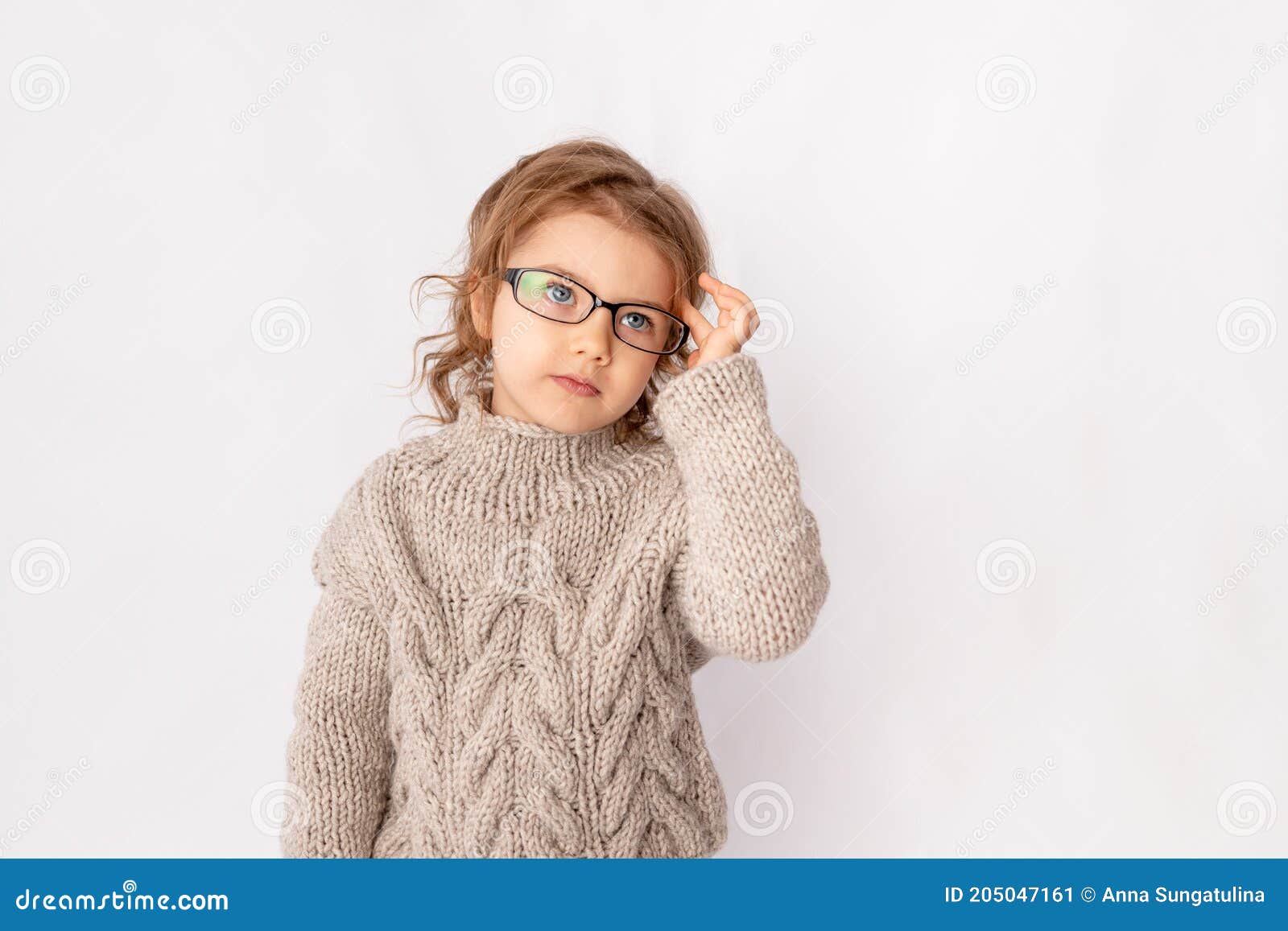 戴眼镜的女孩设计图__儿童幼儿_人物图库_设计图库_昵图网nipic.com