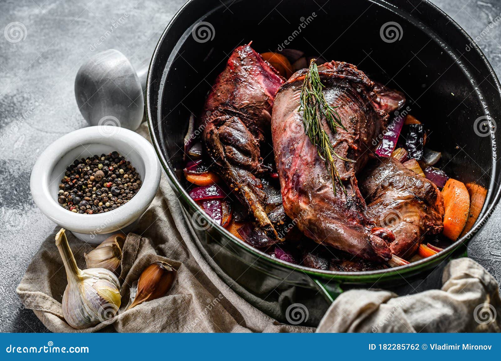 炖野兔五花肉怎么做_炖野兔五花肉的做法_豆果美食