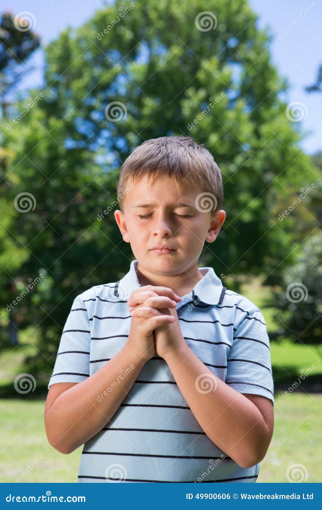 双手合十祈祷的中国男人 库存图片. 图片 包括有 祈祷, 折叠, 胡言乱语的, 运作, 沉寂, 浓度, 姿态 - 274106623