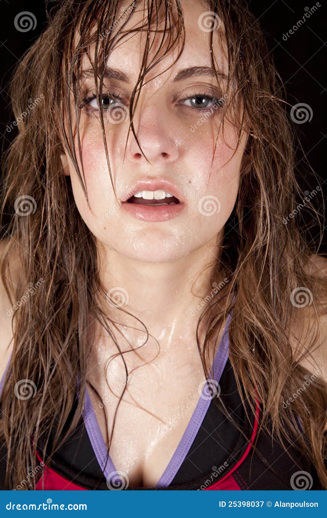 女生流汗水的图片,女生挂盐水的图片(5) - 伤感说说吧
