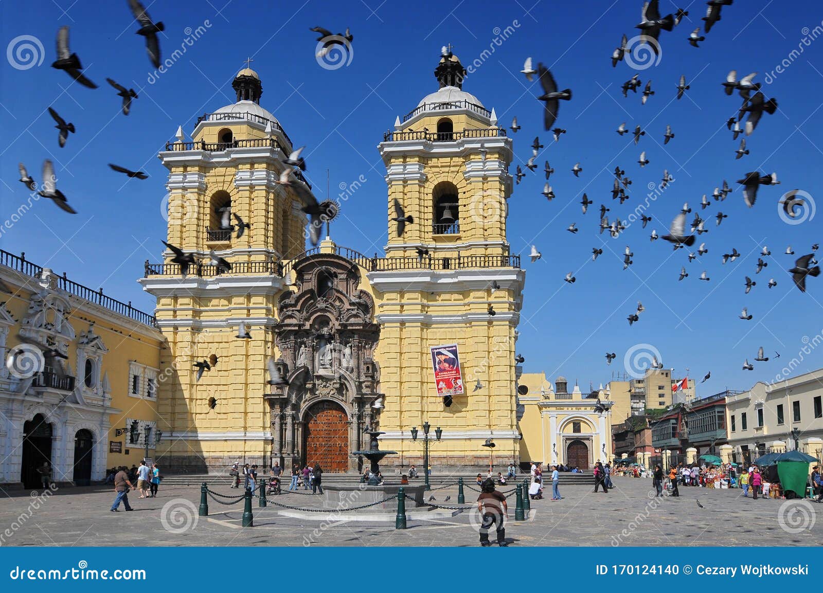 大教堂大教堂 armas de plaza _ 秘鲁 编辑类库存图片. 图片 包括有 横向, 旅游业, 宽容 - 83475284